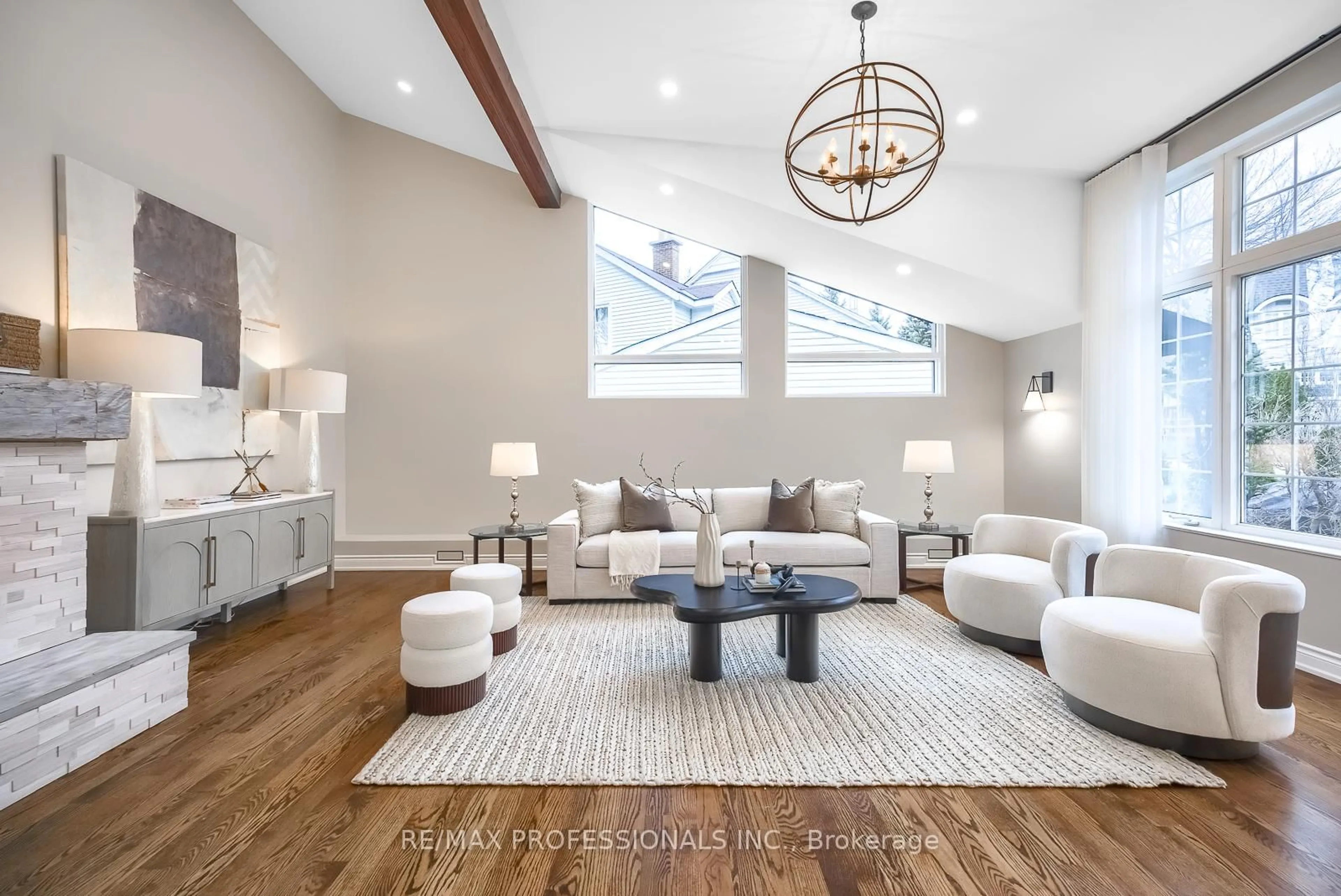 Living room with furniture, unknown for 6 Ainsley Gdns, Toronto Ontario M9A 1M5