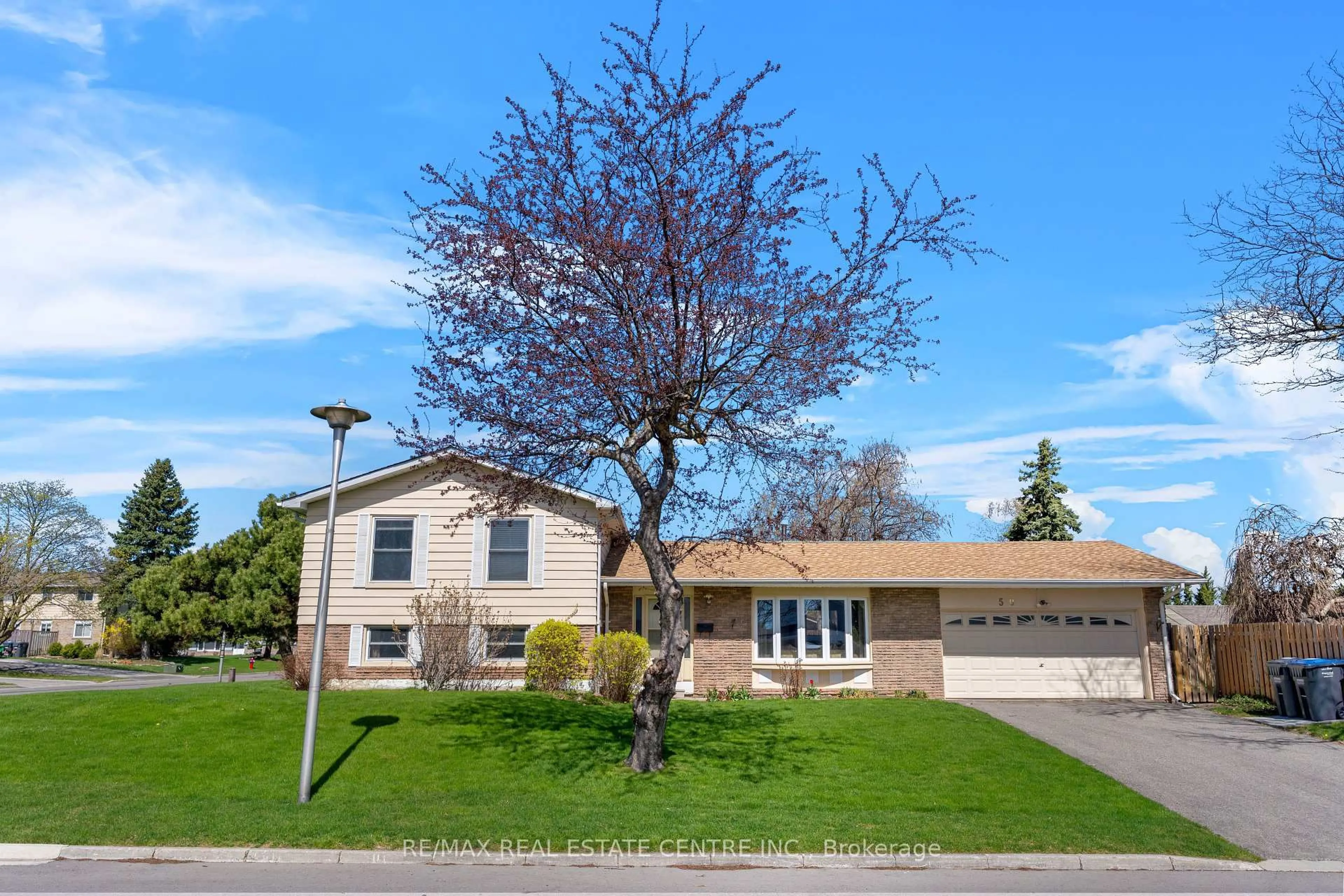 Home with vinyl exterior material, street for 50 Jerome Cres, Brampton Ontario L6S 2H1