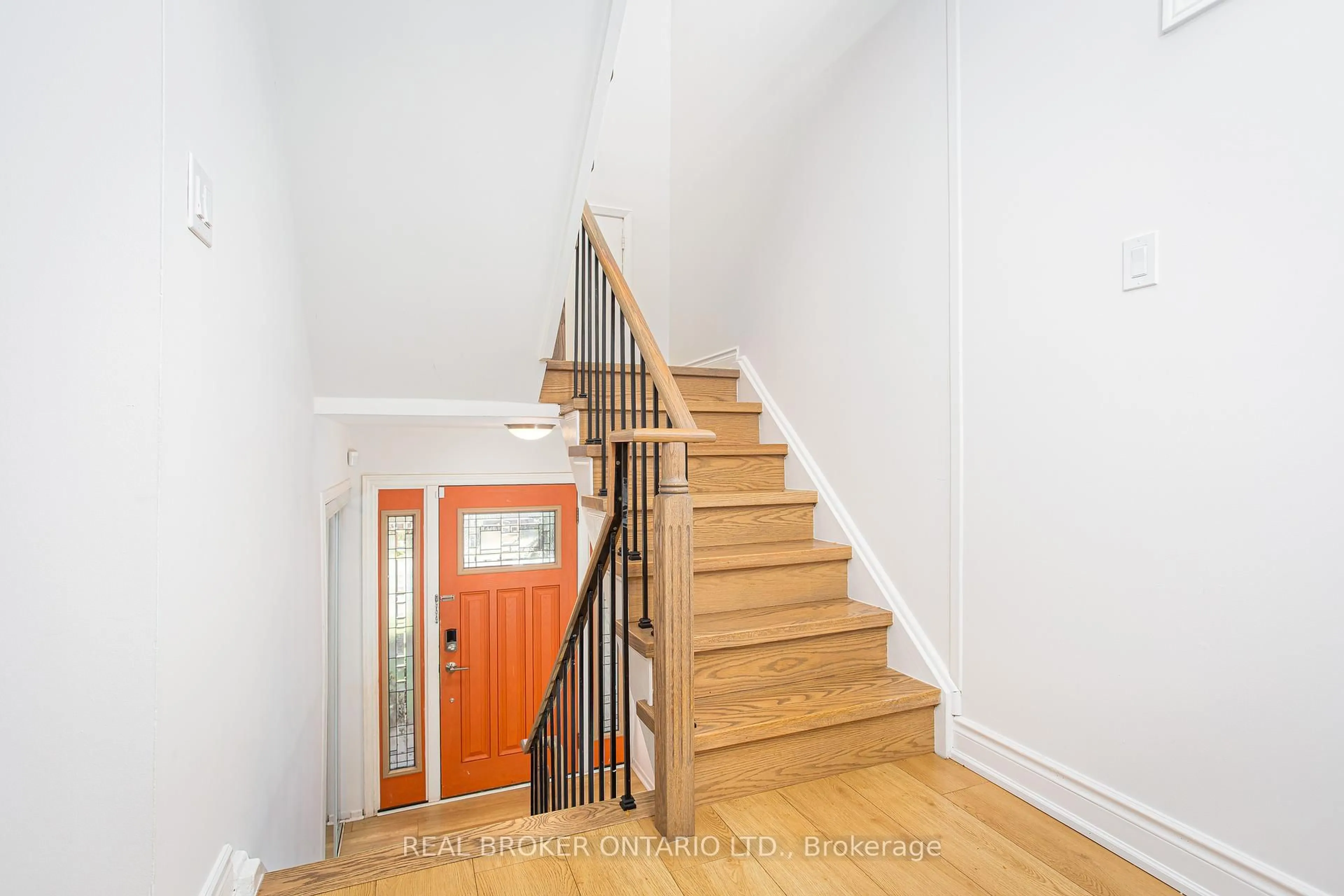 Unknown for 1135 McCraney St #6, Oakville Ontario L6H 3A3