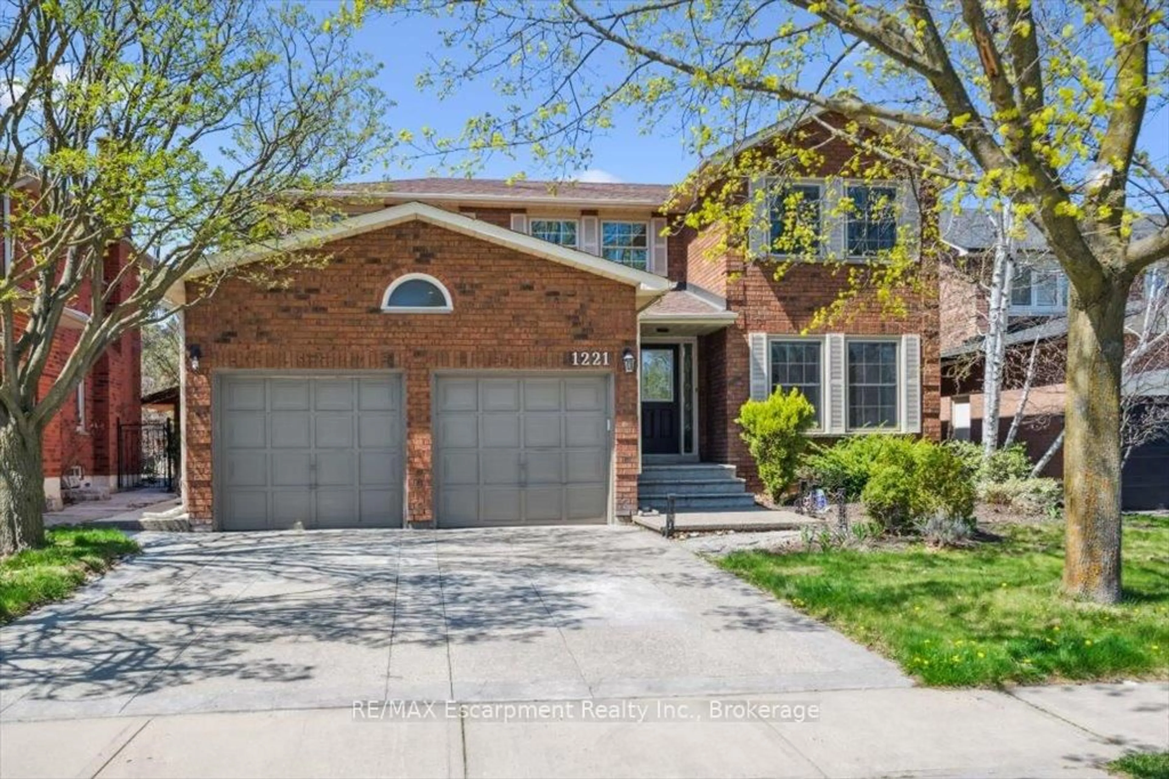 Home with brick exterior material, street for 1221 Parsons Lane, Oakville Ontario L6M 1K3