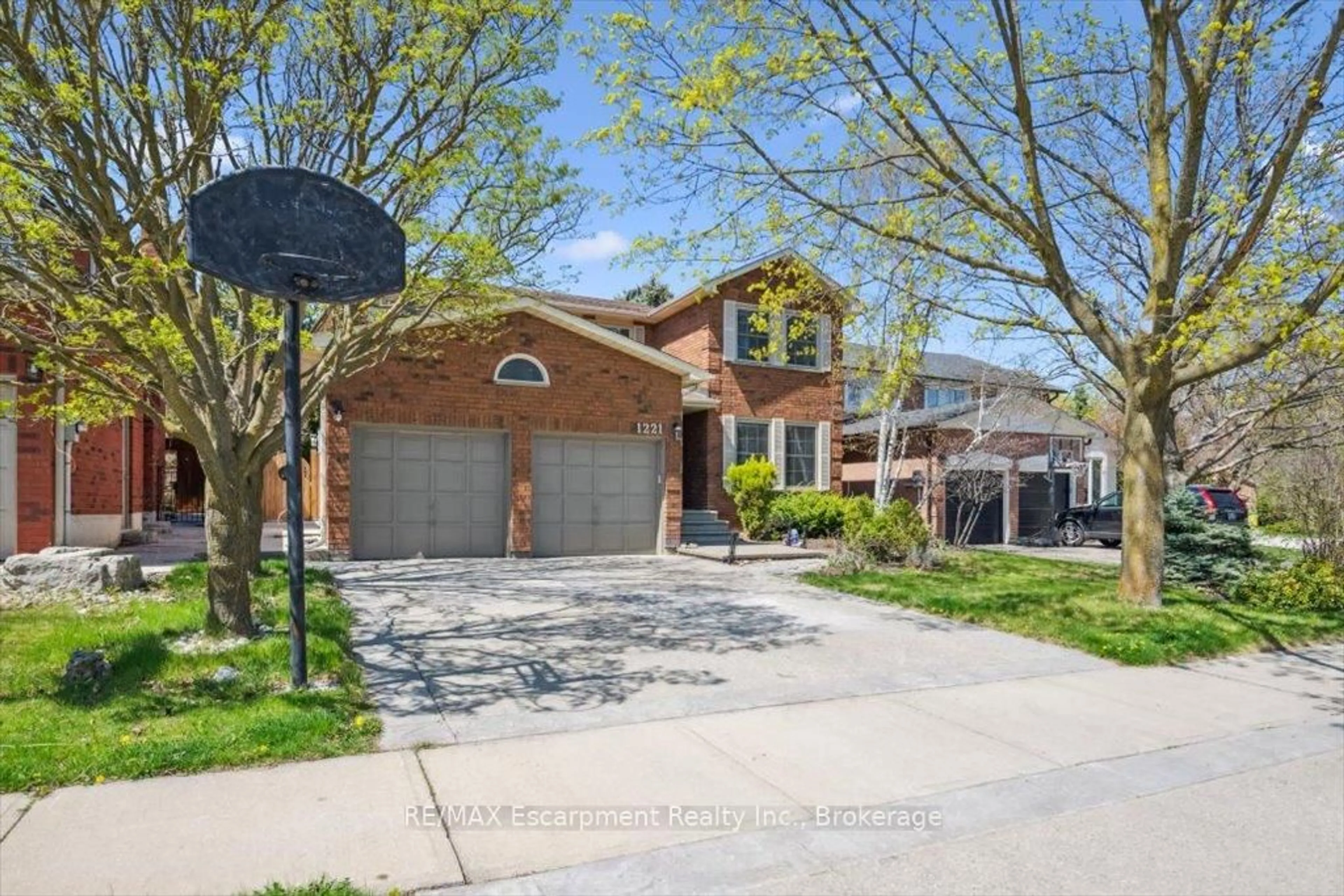 Home with brick exterior material, street for 1221 Parsons Lane, Oakville Ontario L6M 1K3