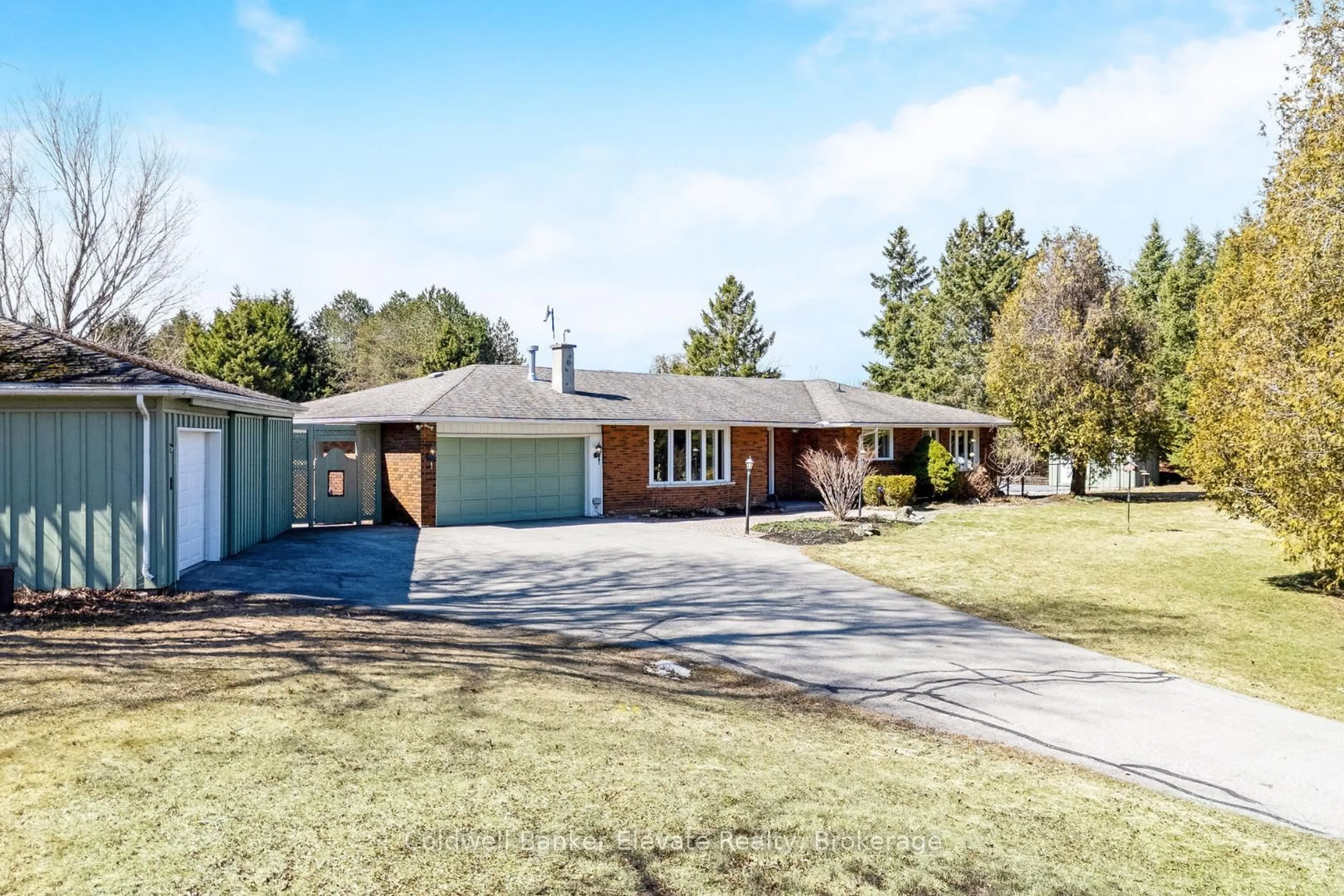 A pic from outside/outdoor area/front of a property/back of a property/a pic from drone, street for 14208 Dublin Line, Halton Hills Ontario L7J 2L9