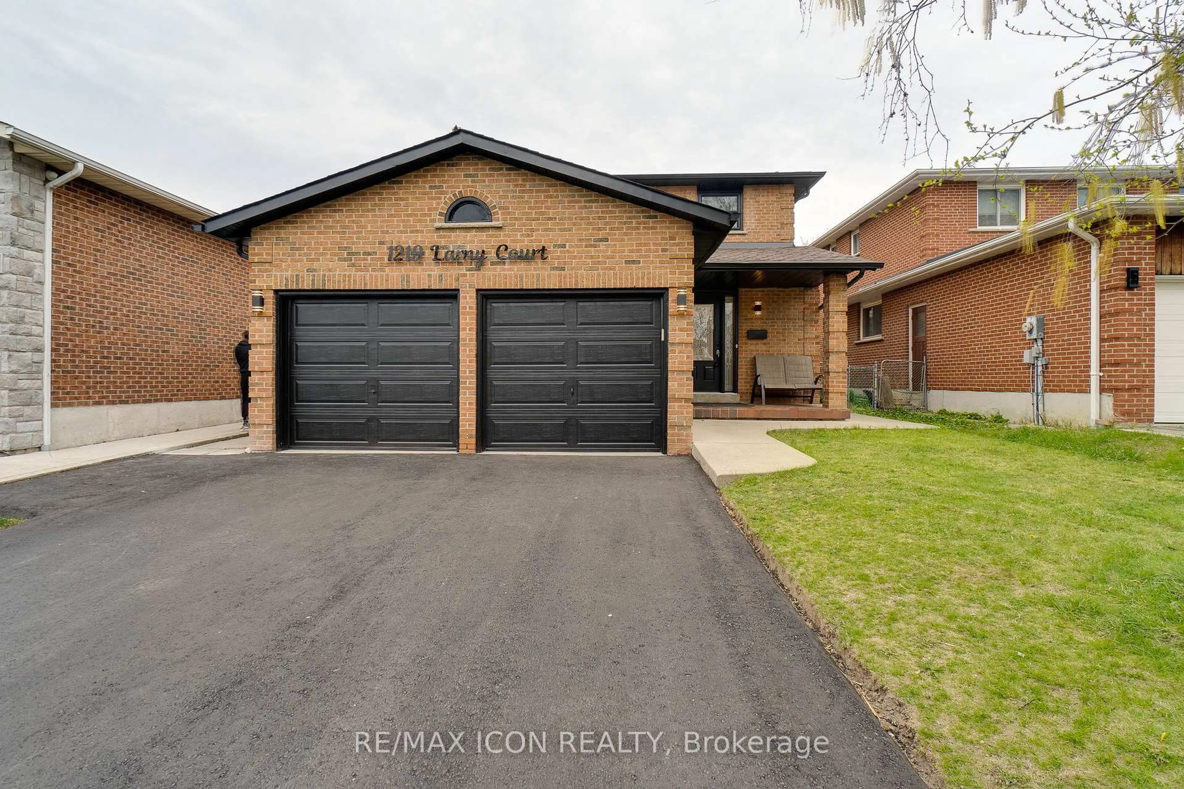 Home with brick exterior material, street for 1219 Larny Crt, Mississauga Ontario L4W 3N4