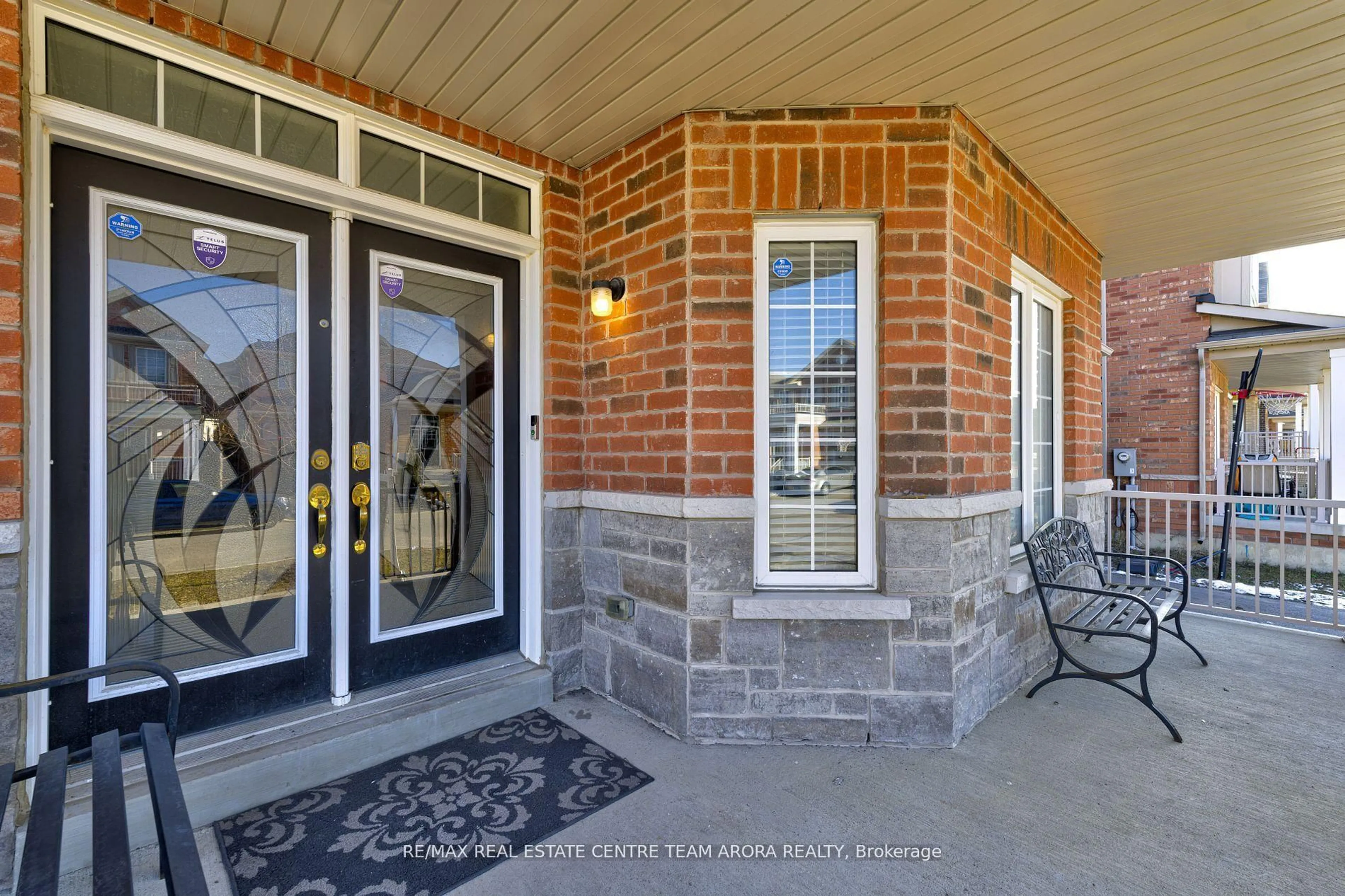 Indoor entryway for 24 Cookview Dr, Brampton Ontario L6R 3T6