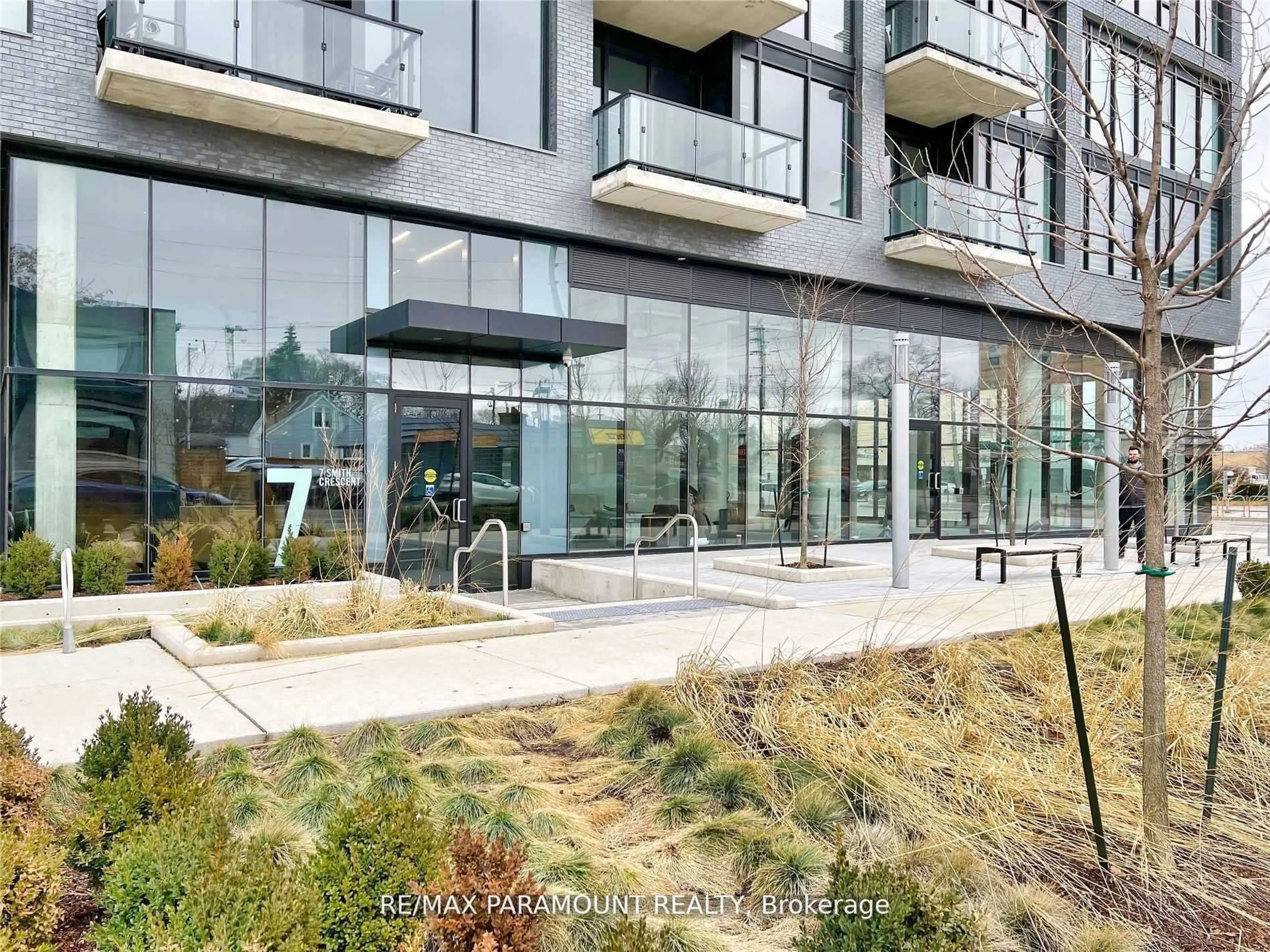 Indoor foyer for 7 Smith Cres #601, Toronto Ontario M8Z 0G3