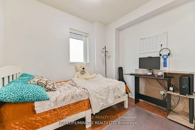 Additional property image - 215 Queen St Unit 709