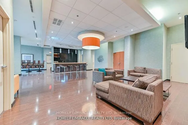 Additional property image - 215 Queen St Unit 709