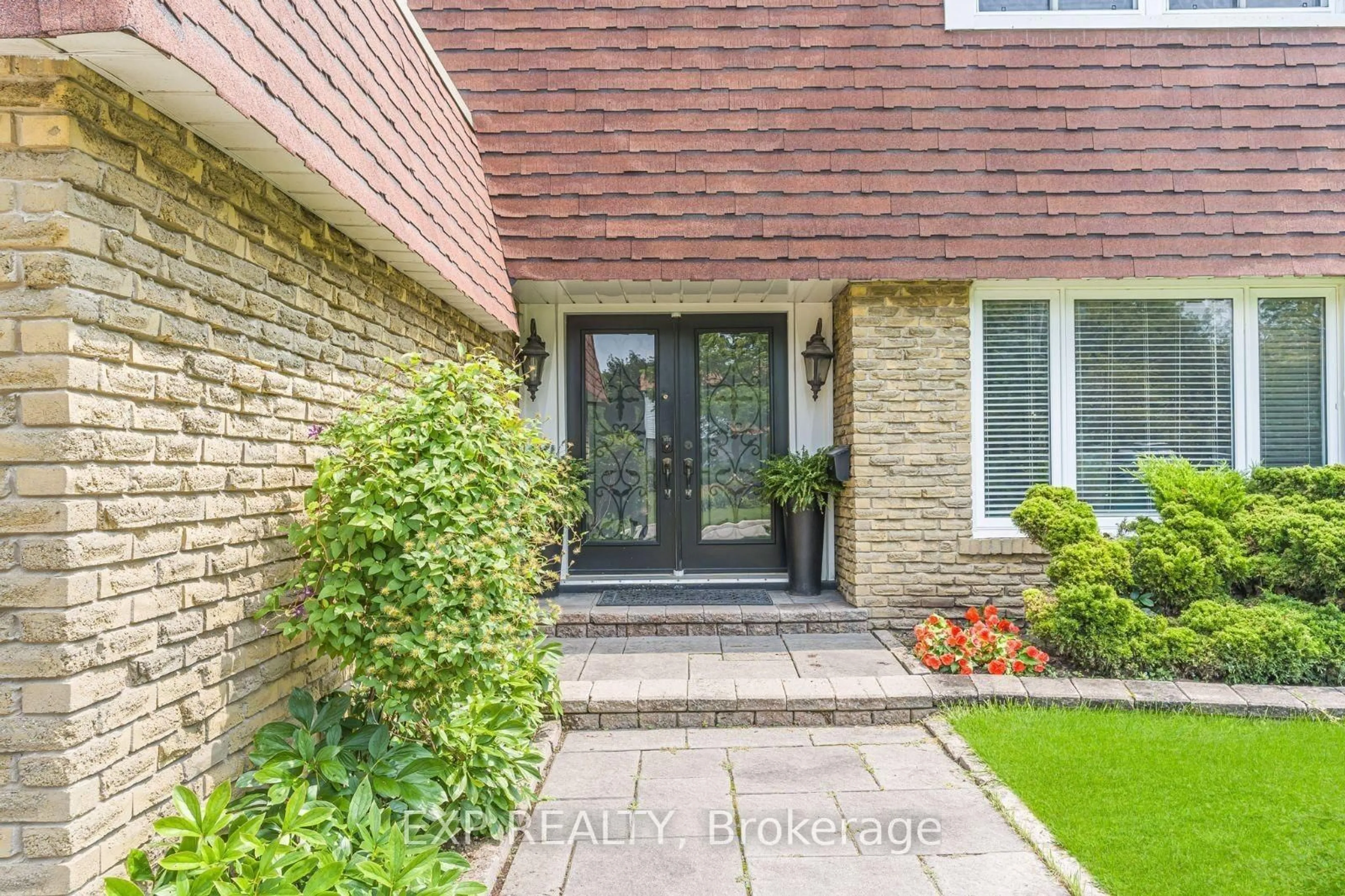 Unknown for 37 Kenninghall Blvd, Mississauga Ontario L5N 1J5