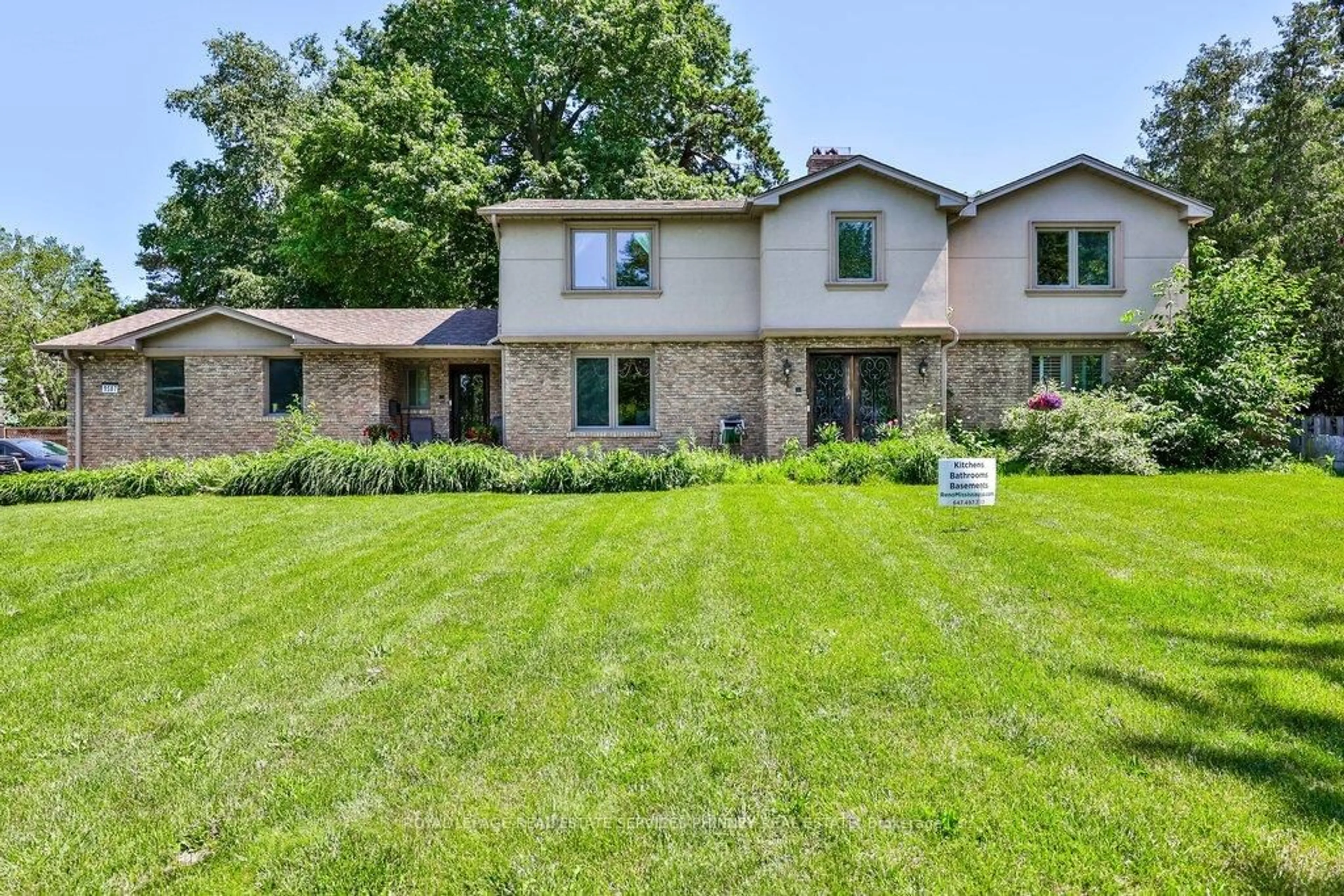 Home with brick exterior material, street for 1587 Stavebank Rd, Mississauga Ontario L5G 2V6