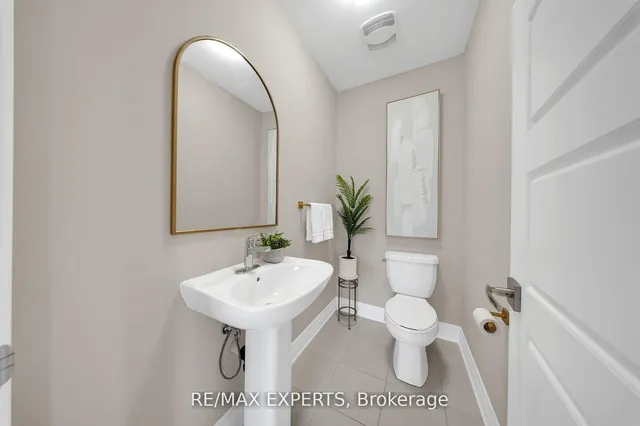 Additional property image - 1573 Moira Cres
