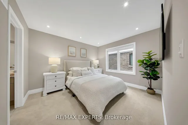 Additional property image - 1573 Moira Cres