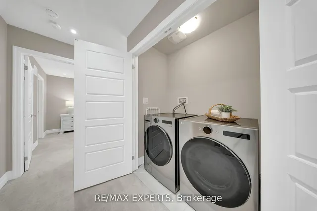Additional property image - 1573 Moira Cres