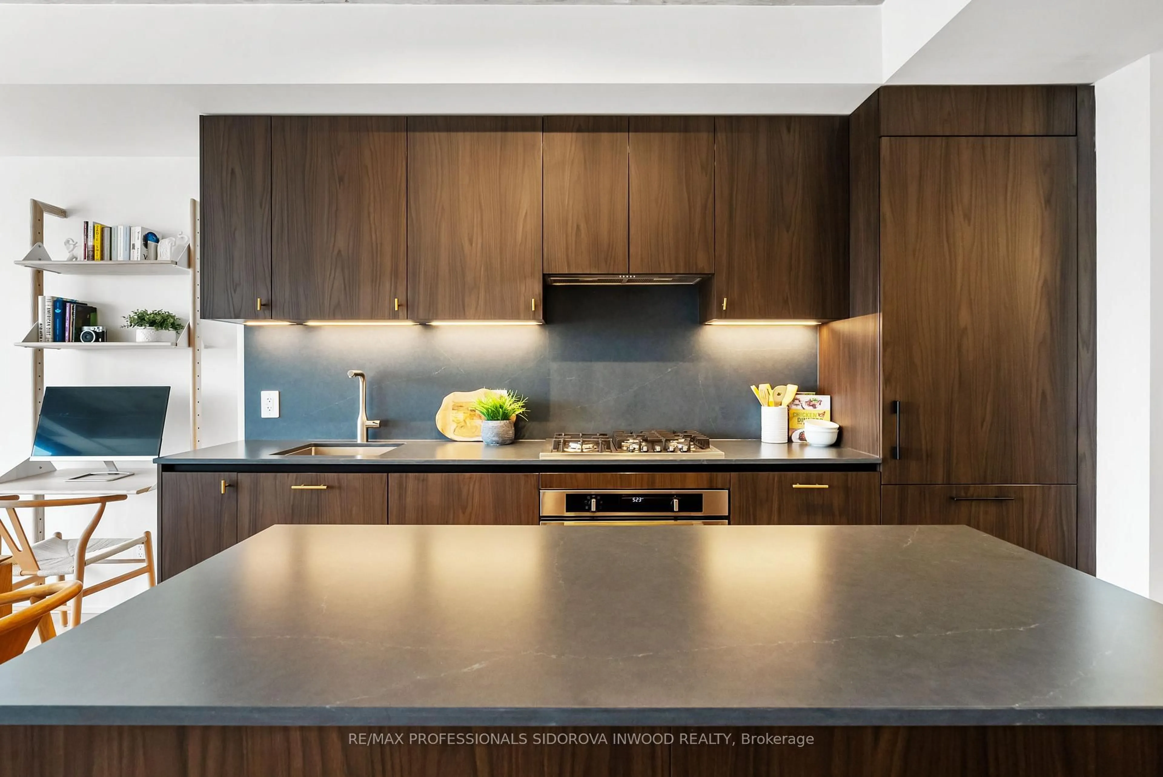 Contemporary kitchen, unknown for 2720 Dundas St #606, Toronto Ontario M6P 1Y2