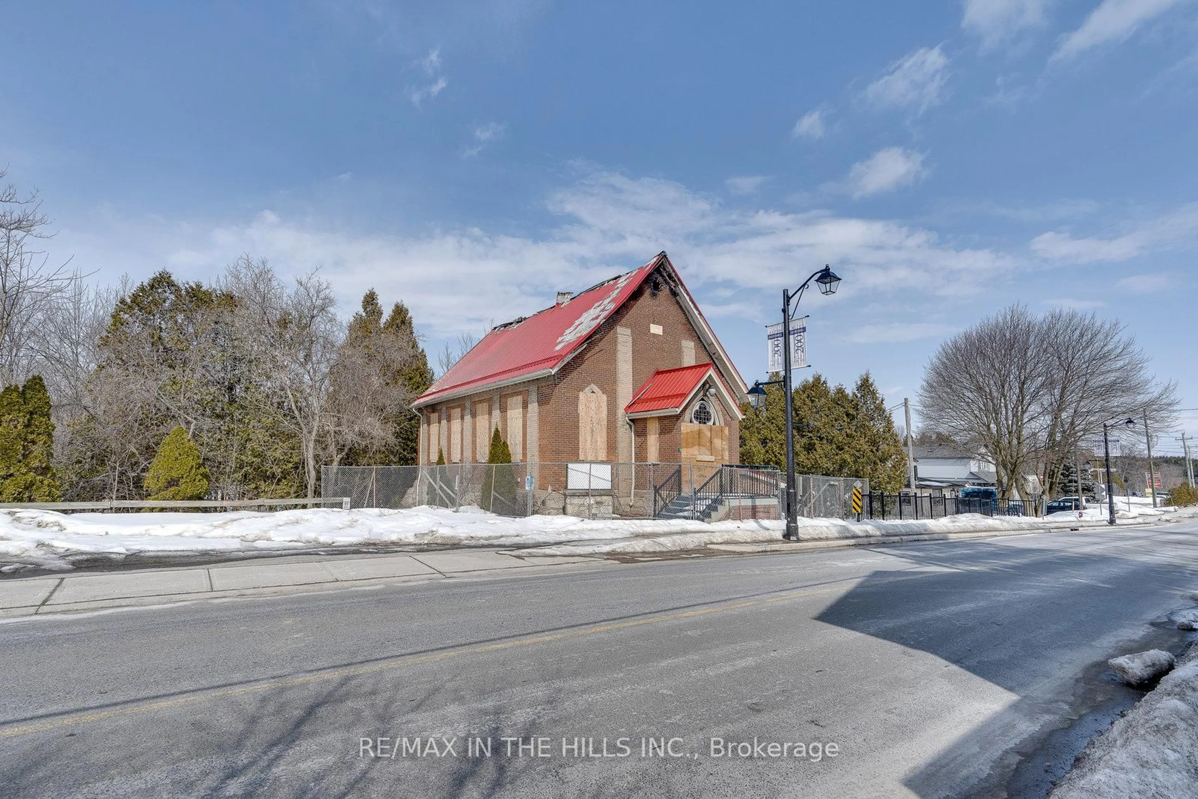 Unknown for 1532 Queen St, Caledon Ontario L7K 0C2