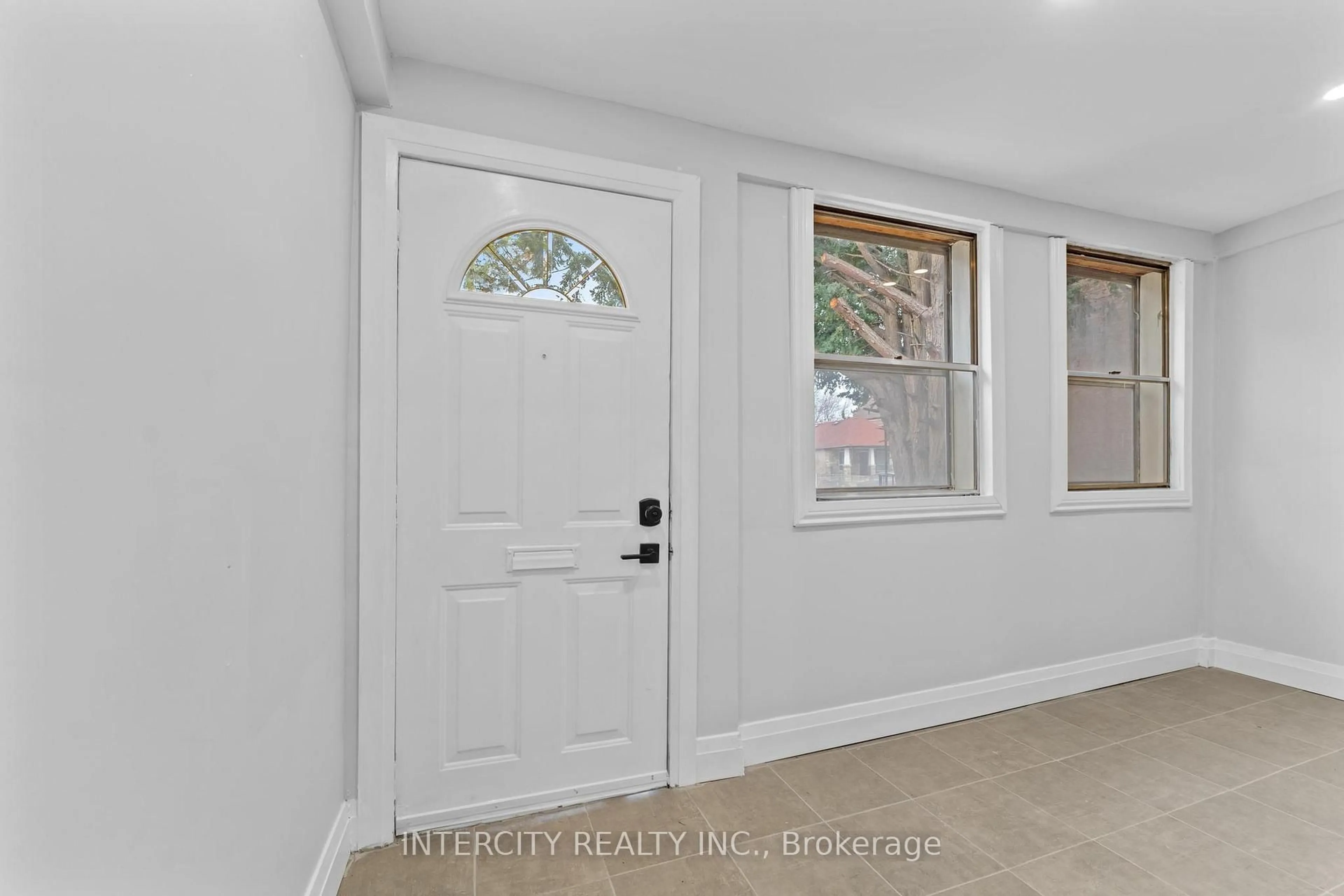Indoor entryway for 68 Greendale Ave, Toronto Ontario M6N 4P6