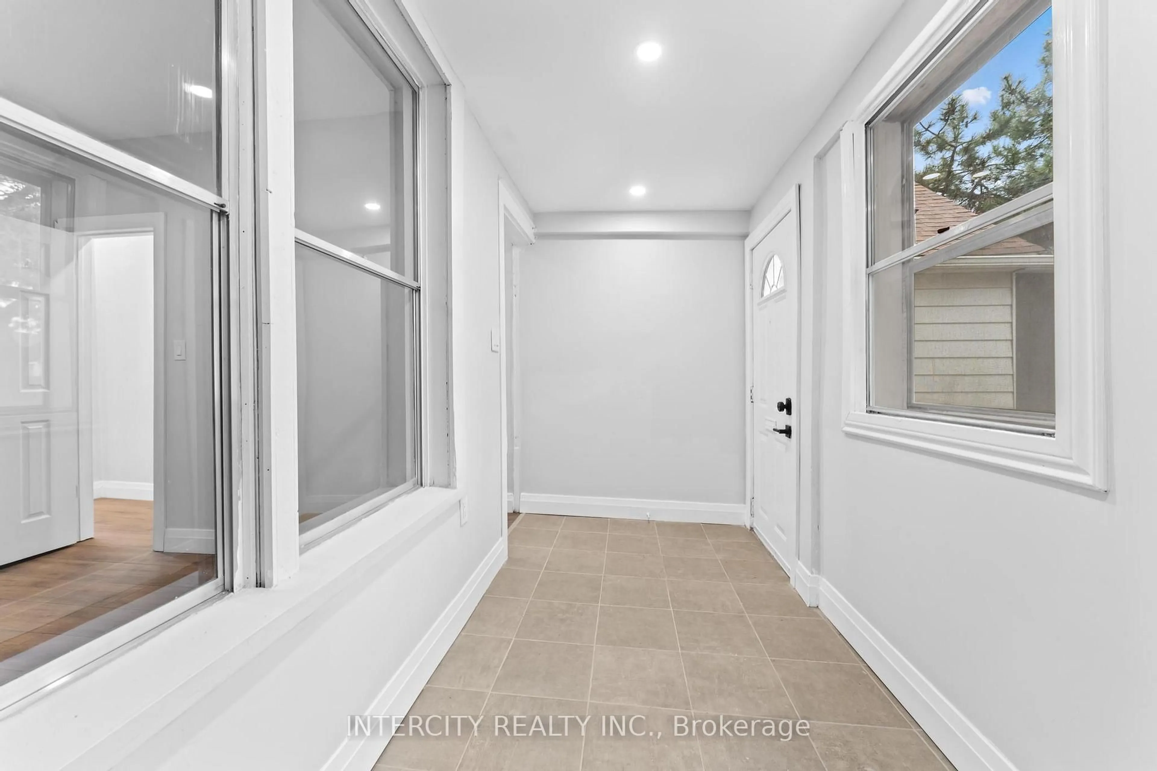 Indoor entryway for 68 Greendale Ave, Toronto Ontario M6N 4P6