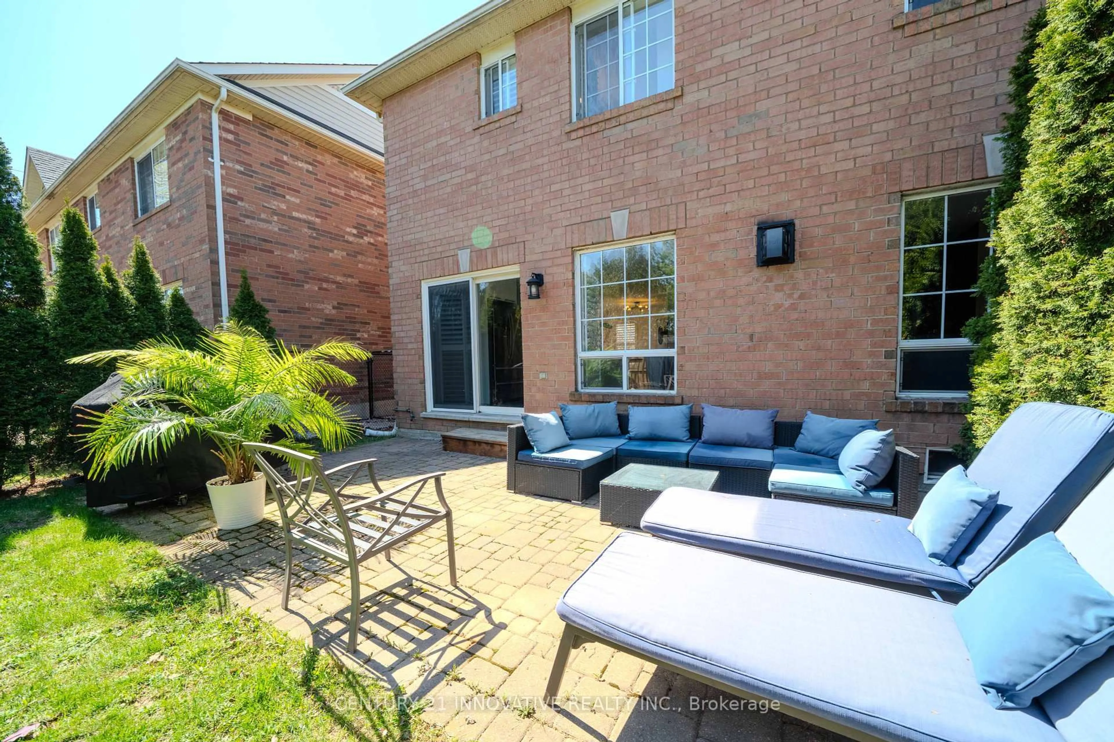 Patio, street for 1633 Gowling Terr, Milton Ontario L9T 5J6