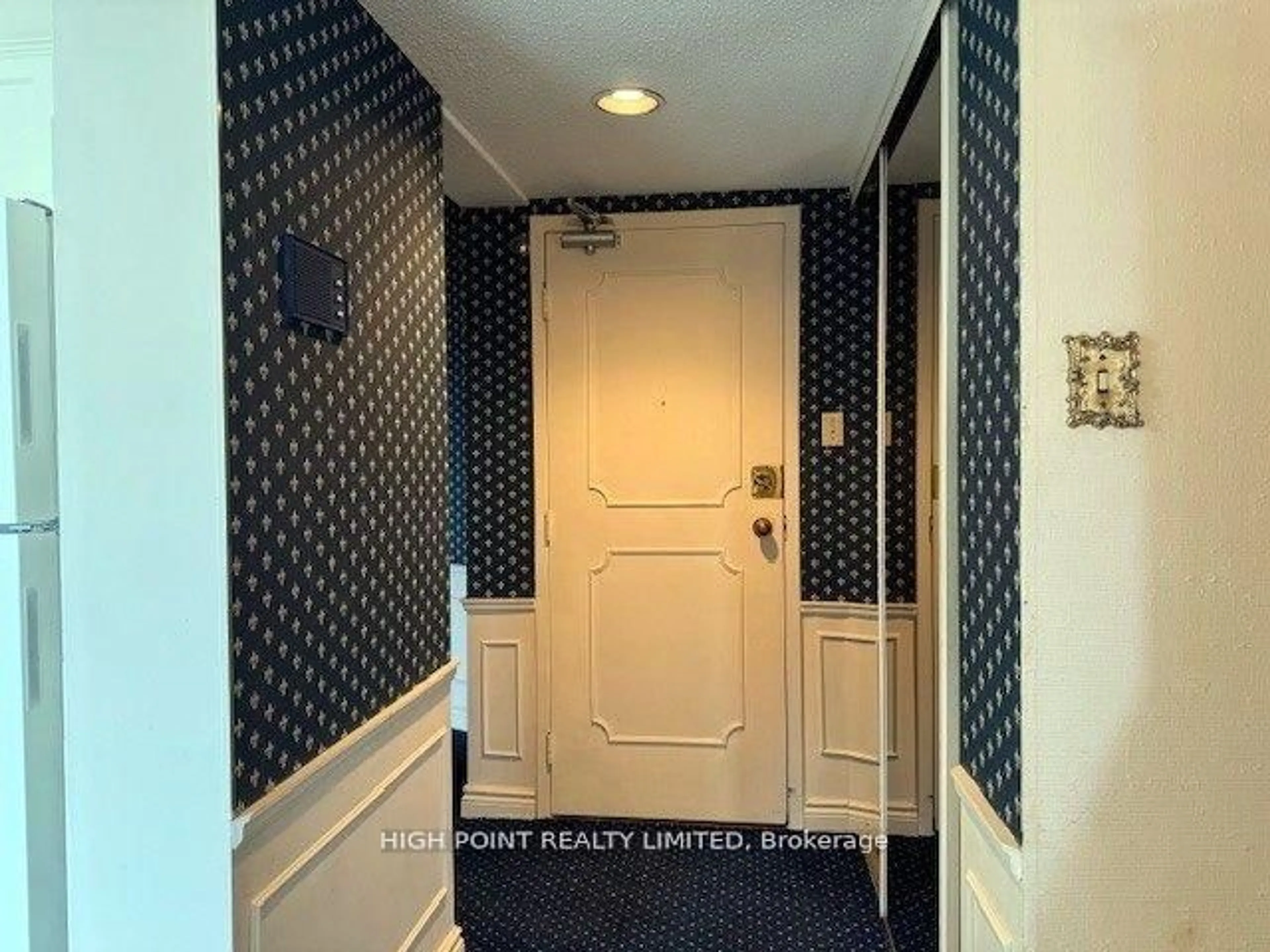 Indoor entryway for 296 Mill Rd #A21, Toronto Ontario M9C 4X8