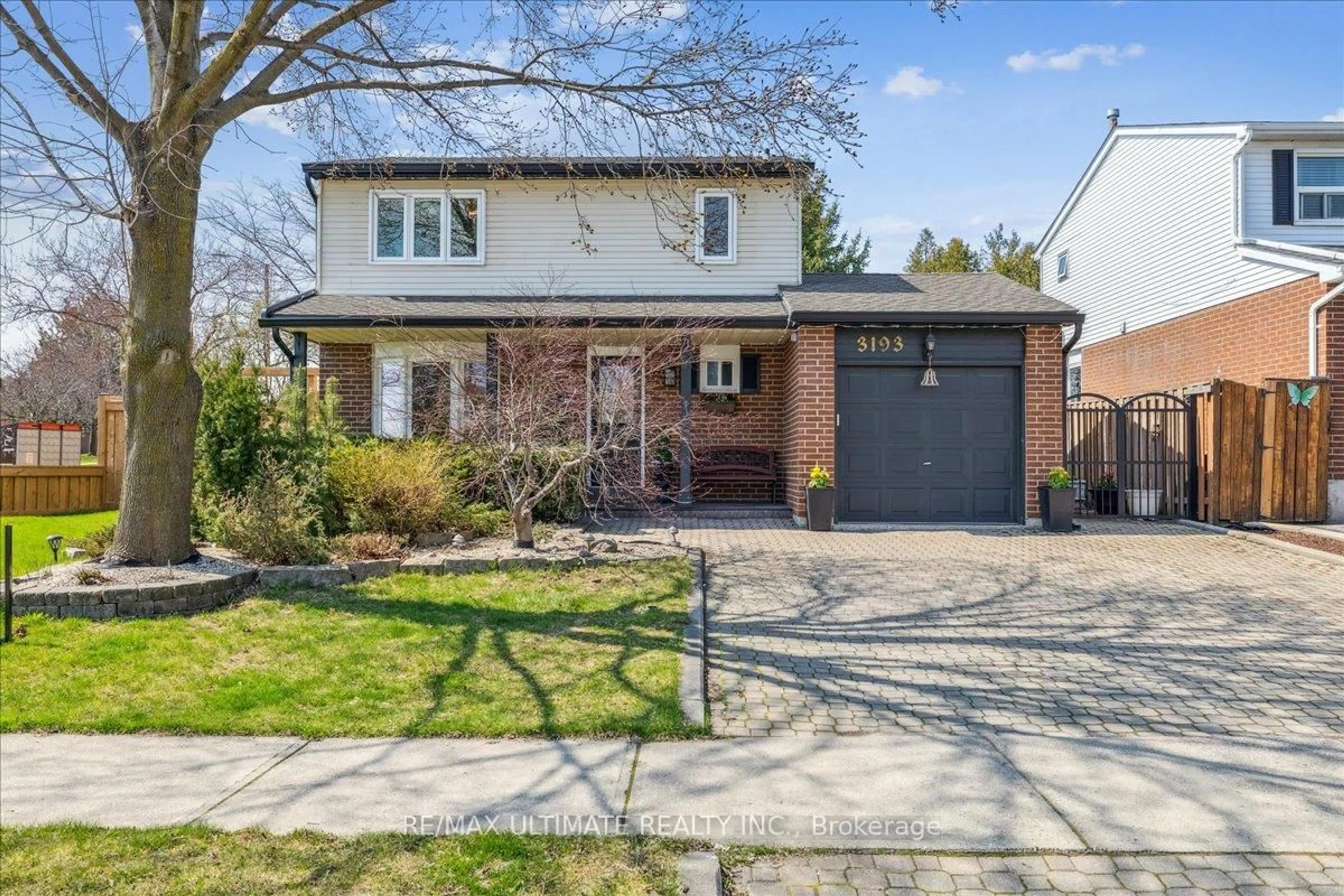Home with brick exterior material, street for 3193 Greenbough Cres, Burlington Ontario L7M 3A9