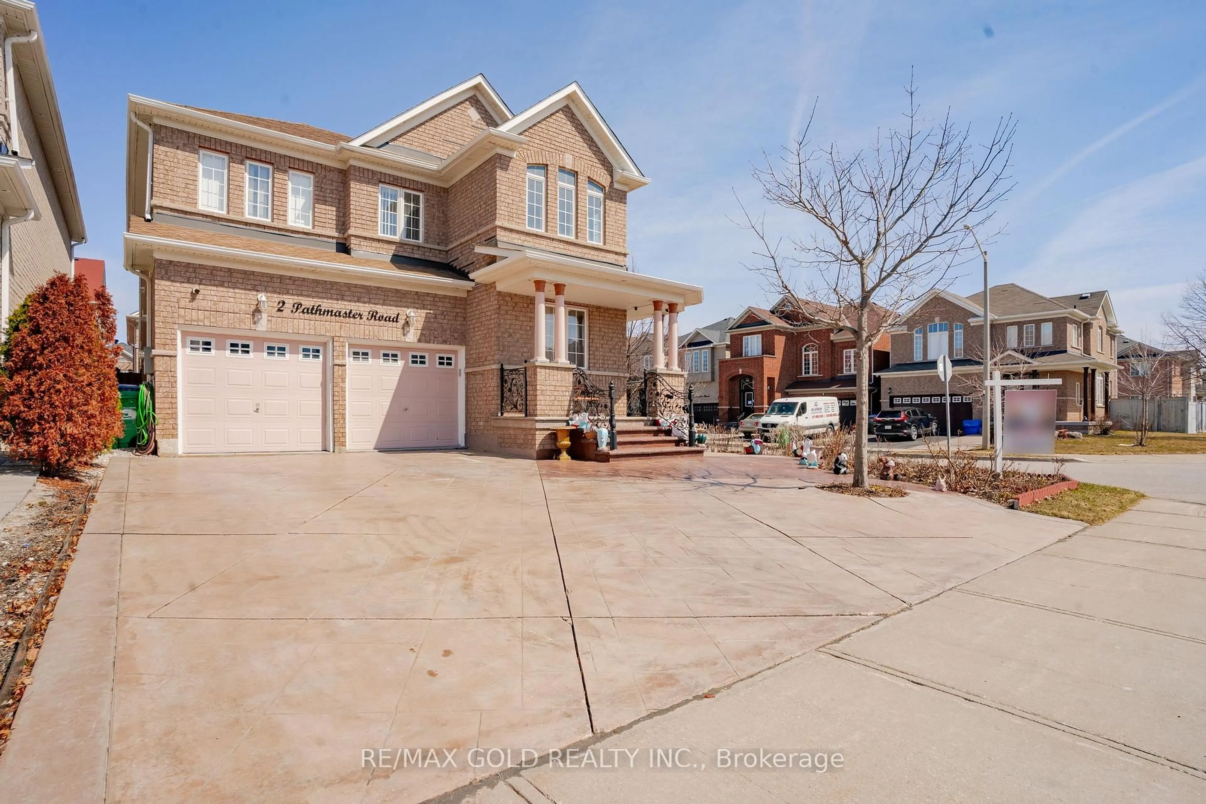 Unknown for 2 Pathmaster Rd, Brampton Ontario L6P 2G9