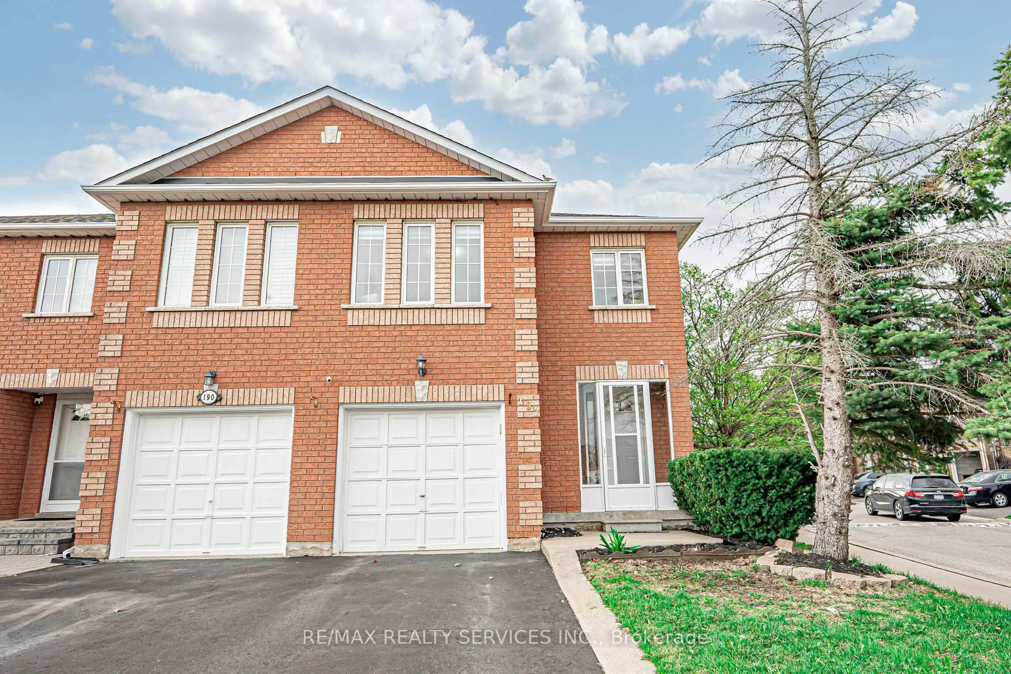 Home with brick exterior material, street for 192 Cresthaven Rd #19, Brampton Ontario L7A 1J5