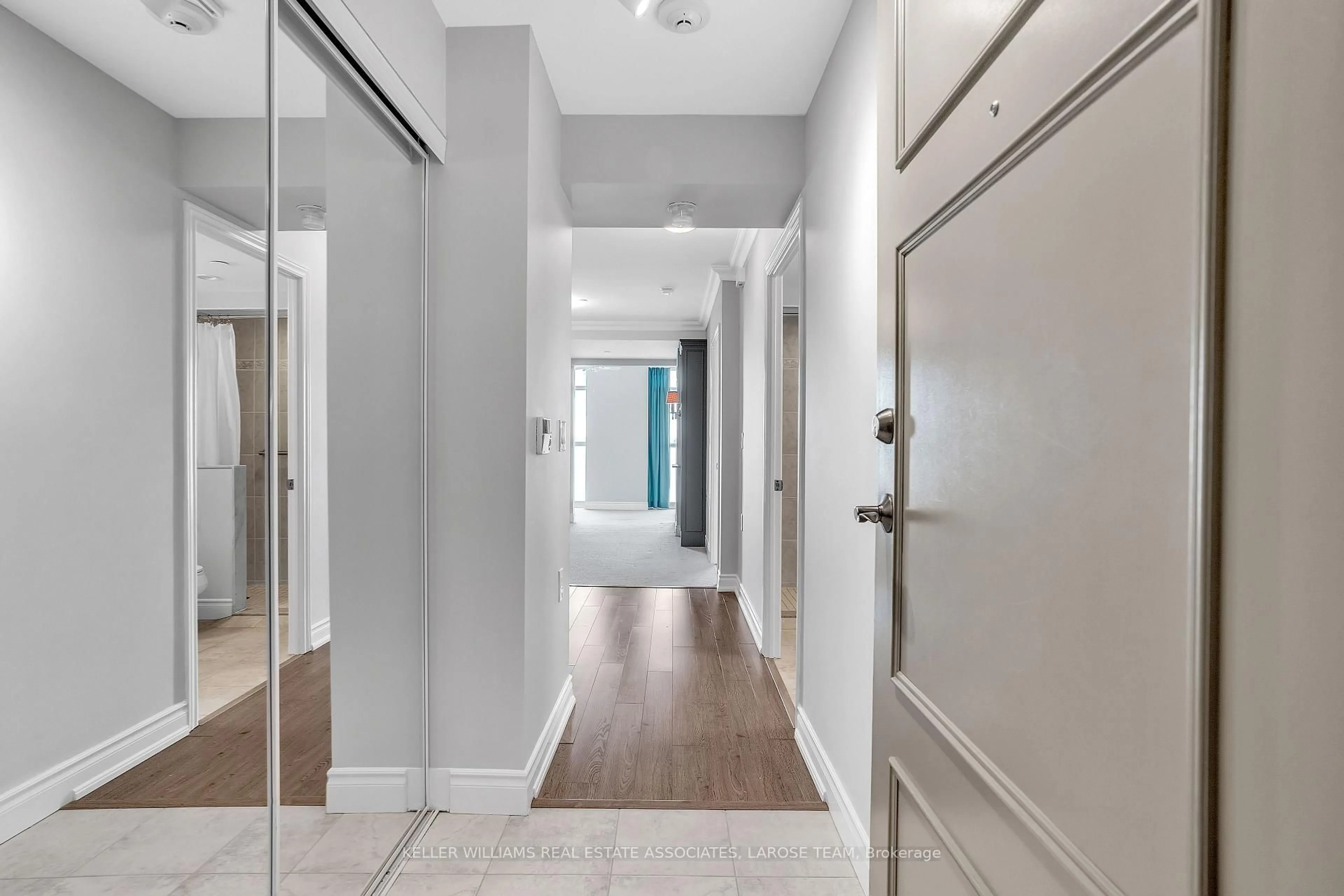 Indoor entryway for 3 Marine Parade Dr #1707, Toronto Ontario M8V 3Z5