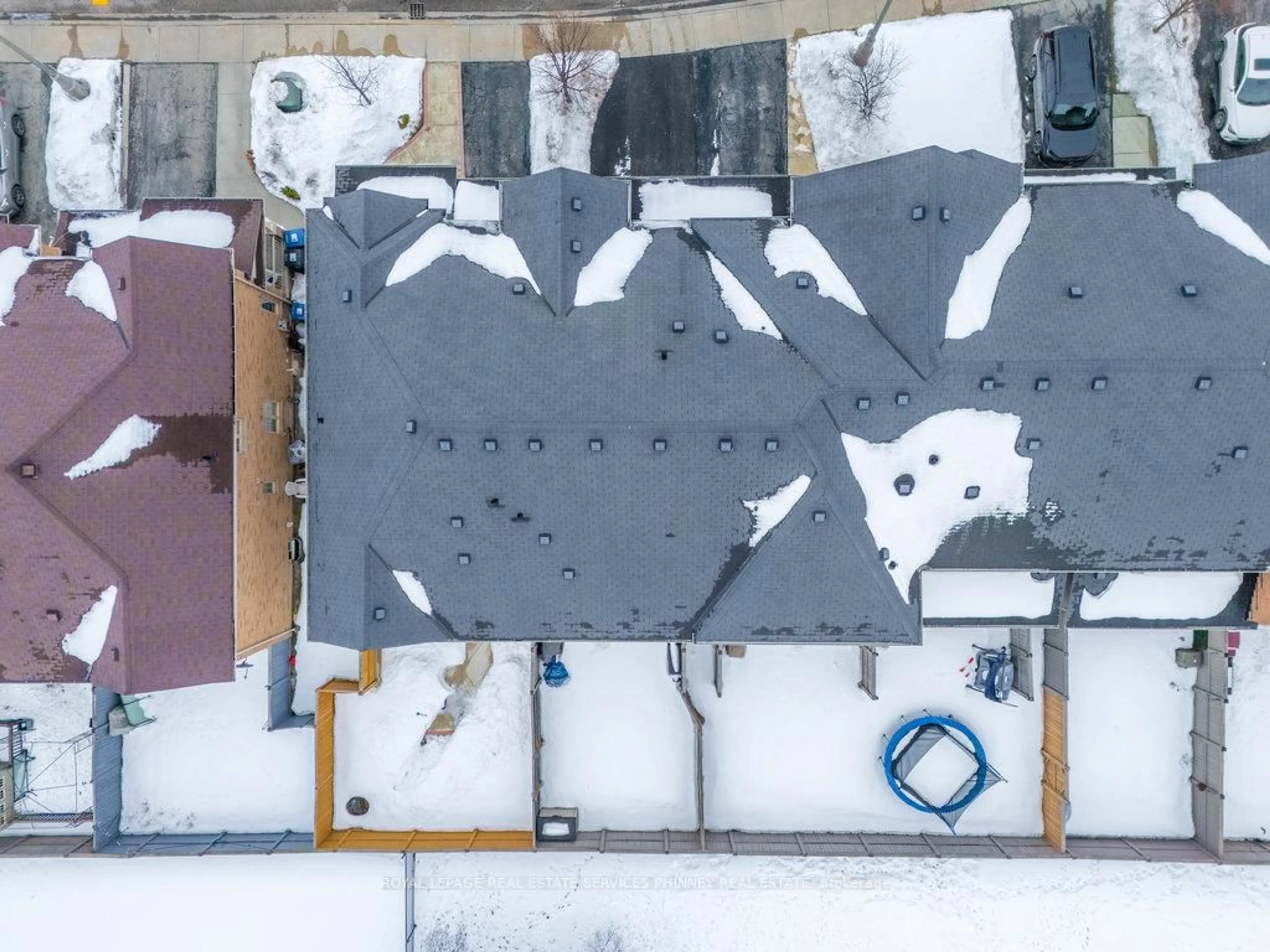A pic from outside/outdoor area/front of a property/back of a property/a pic from drone, building for 92 Cedarbrook Rd, Brampton Ontario L6R 0W4