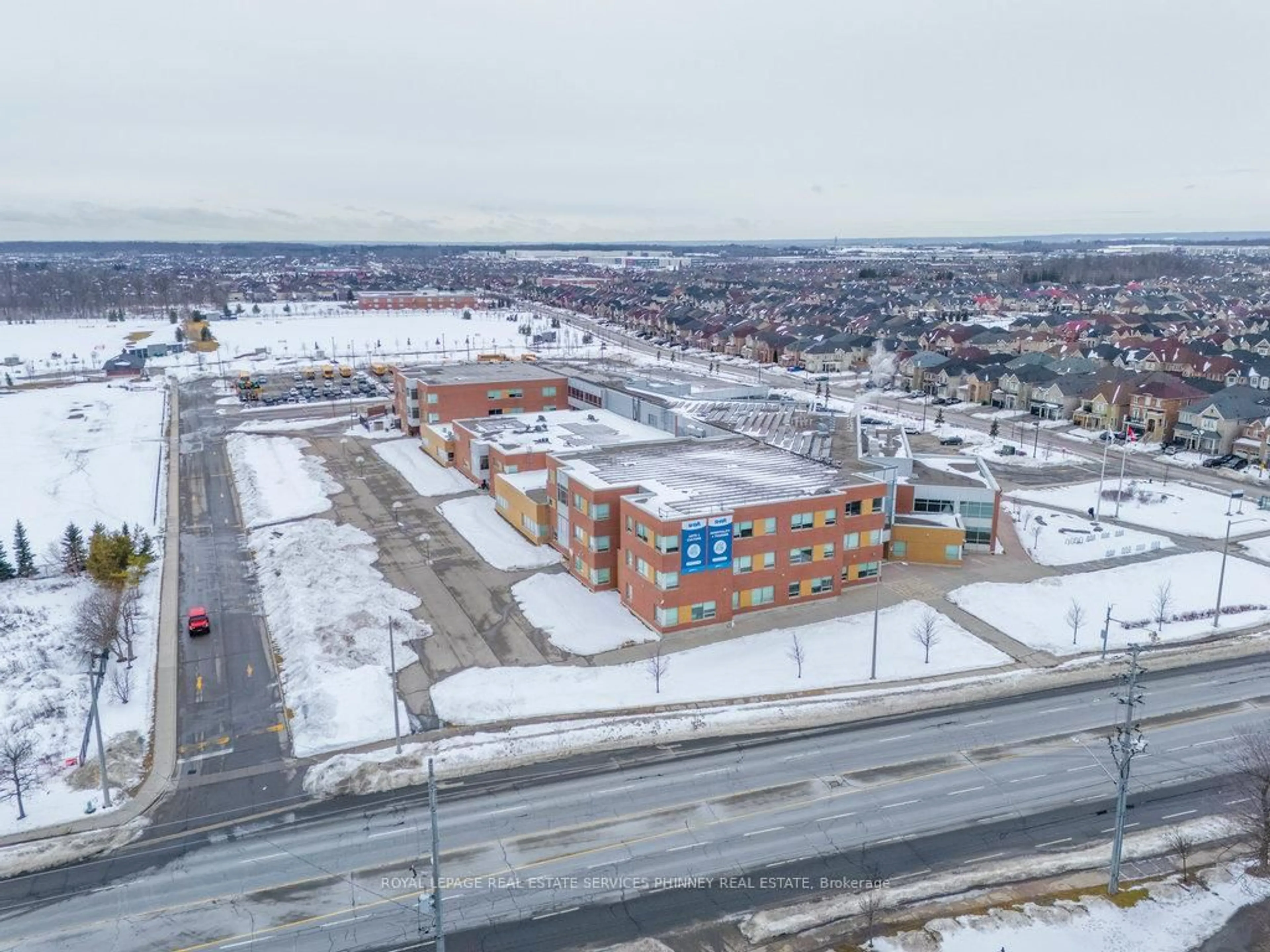 A pic from outside/outdoor area/front of a property/back of a property/a pic from drone, building for 92 Cedarbrook Rd, Brampton Ontario L6R 0W4