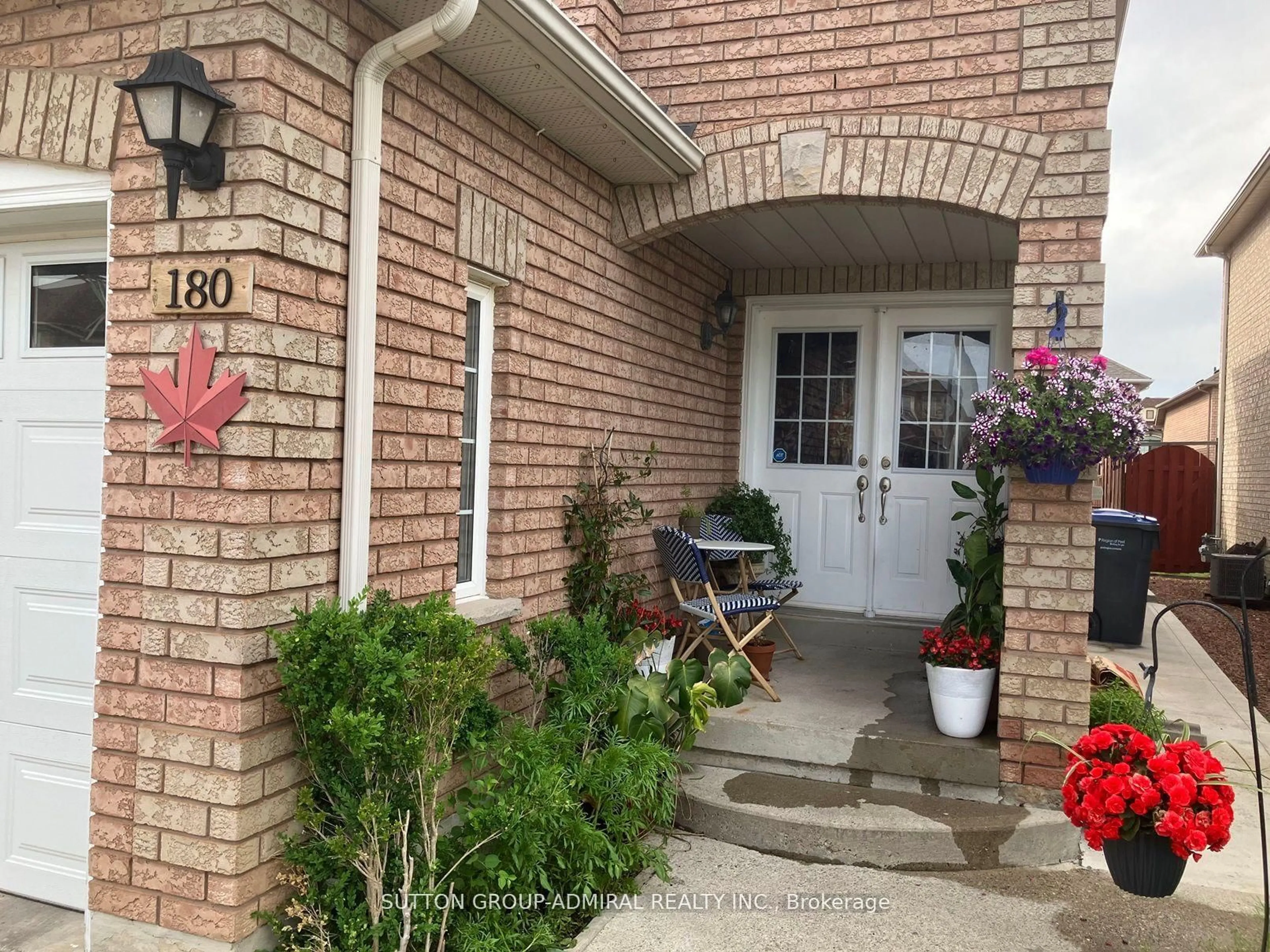 Indoor entryway for 180 Tiller Tr, Brampton Ontario L6X 4S8