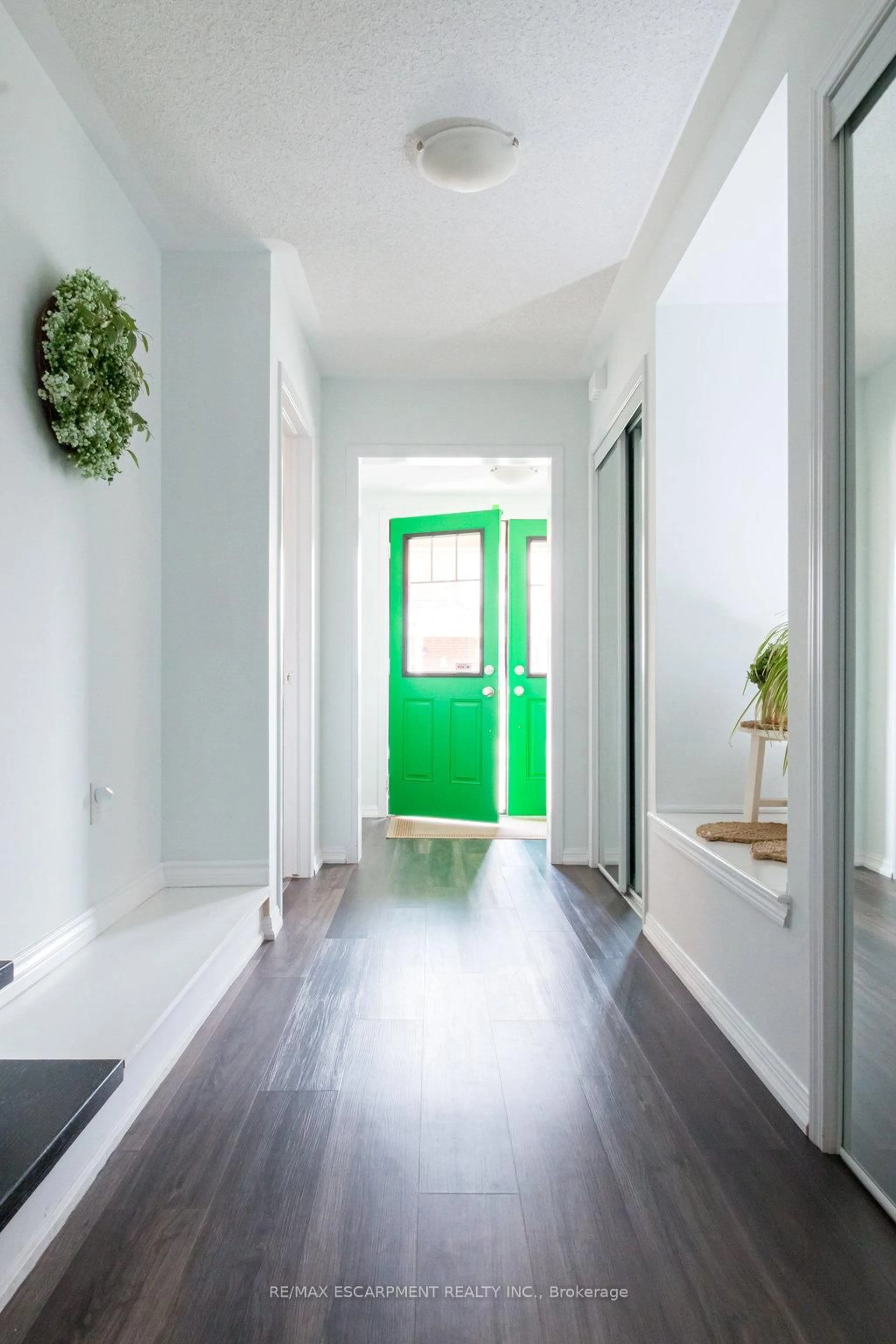 Indoor entryway for 668 Sellers Path, Milton Ontario L9T 0P6