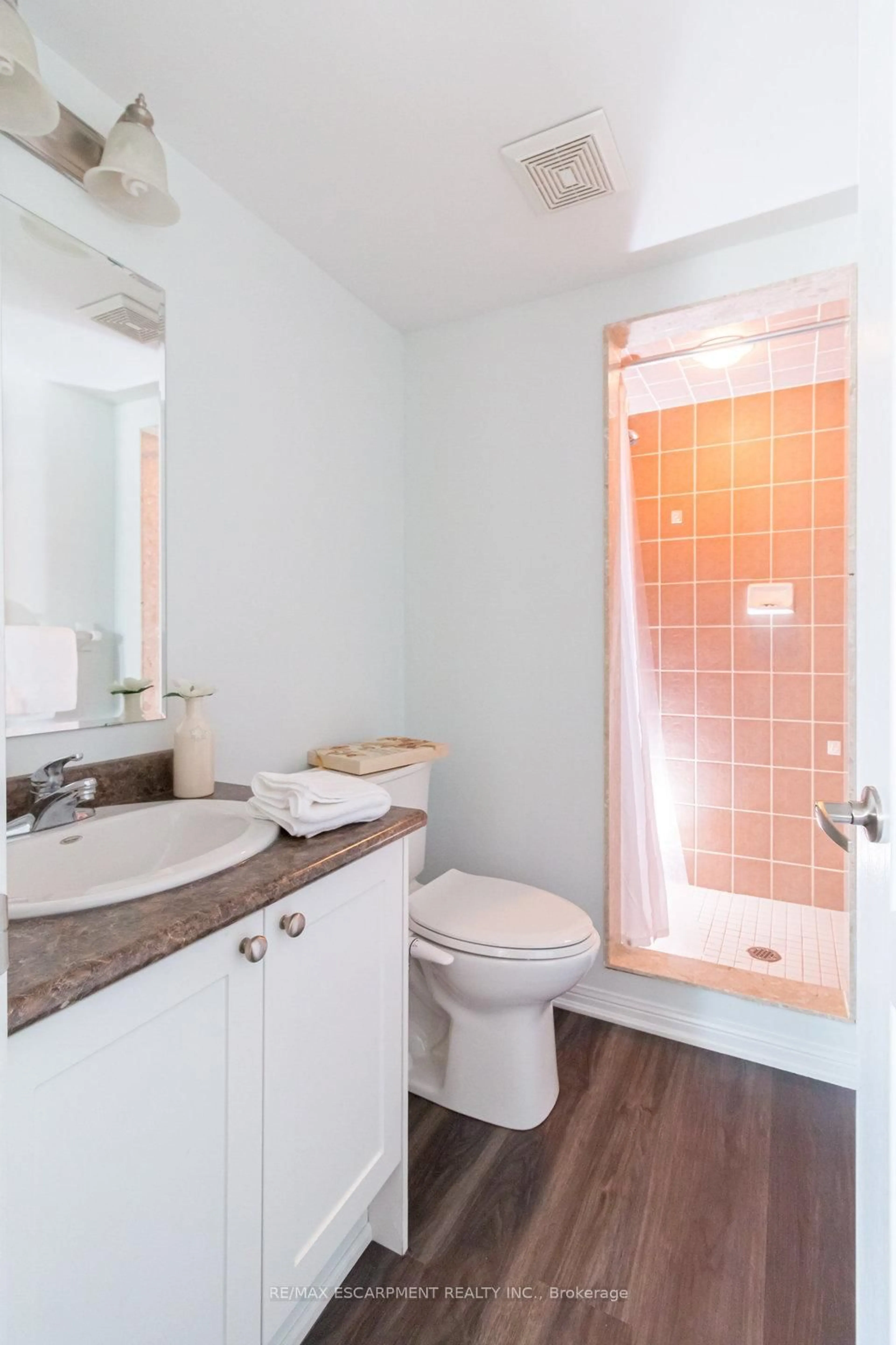 Standard bathroom, ceramic/tile floor for 668 Sellers Path, Milton Ontario L9T 0P6