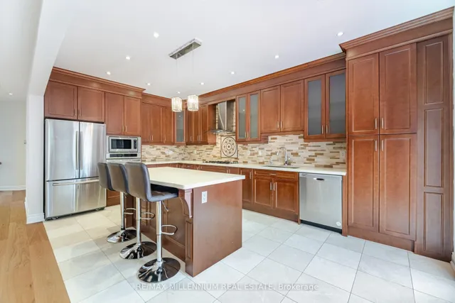 Additional property image - 961 Knotty Pine Grve