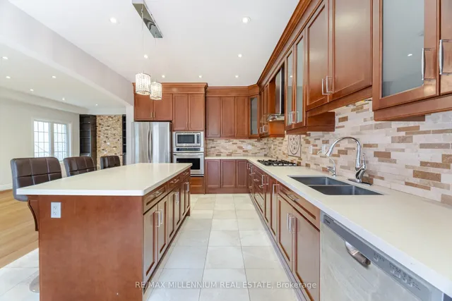 Additional property image - 961 Knotty Pine Grve
