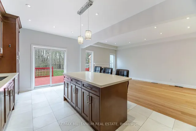 Additional property image - 961 Knotty Pine Grve