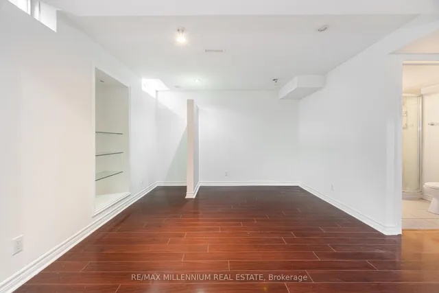 Additional property image - 961 Knotty Pine Grve