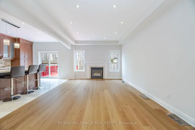 Additional property image - 961 Knotty Pine Grve