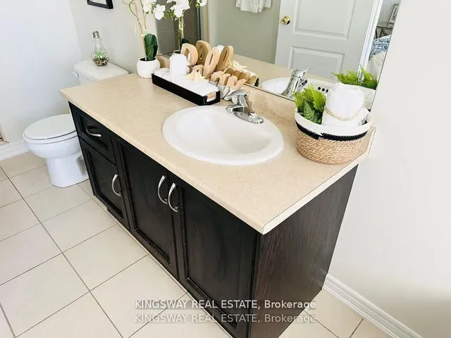 Additional property image - 1442 Granrock Cres