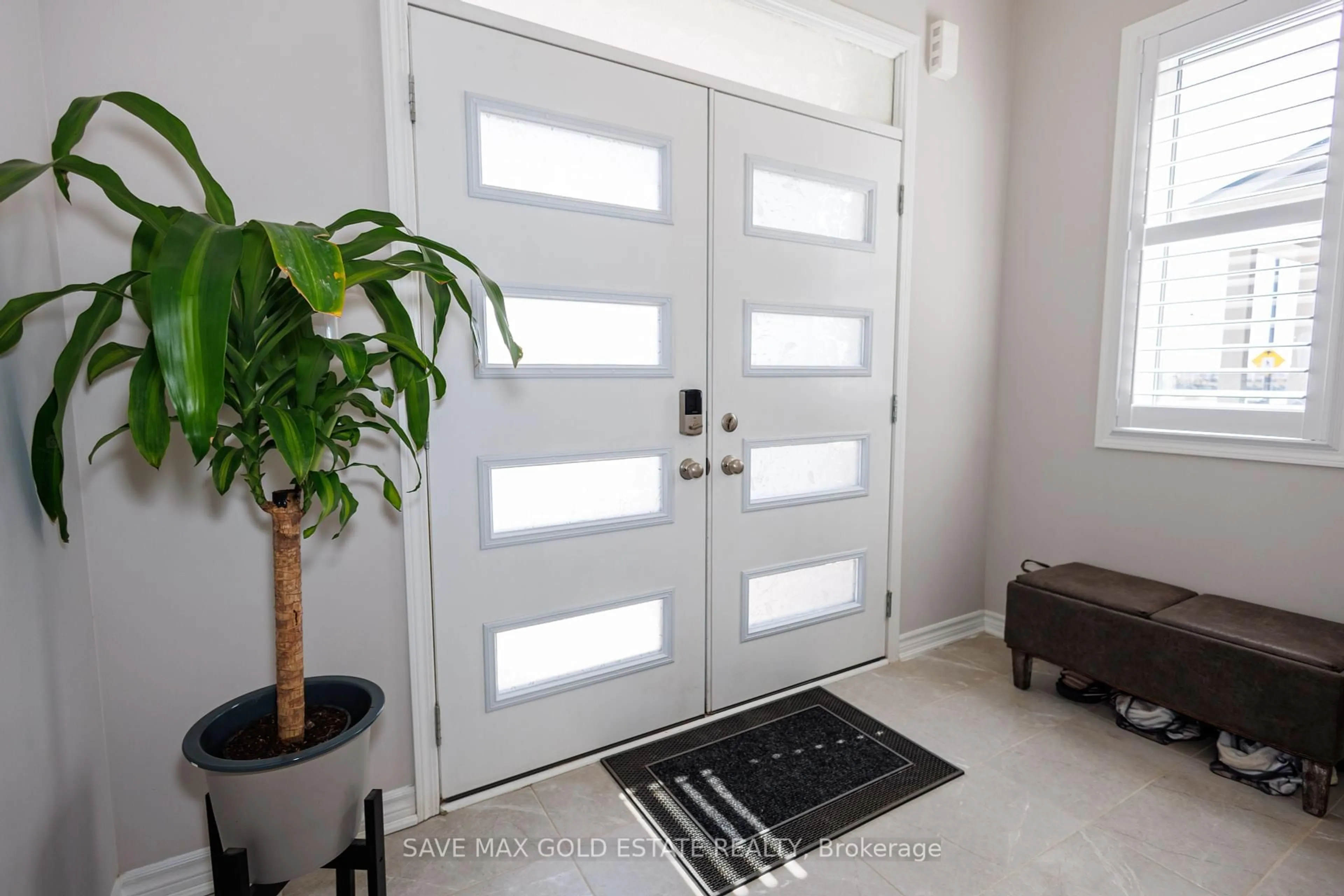 Indoor entryway for 1659 Whitlock Ave, Milton Ontario L9E 2A4