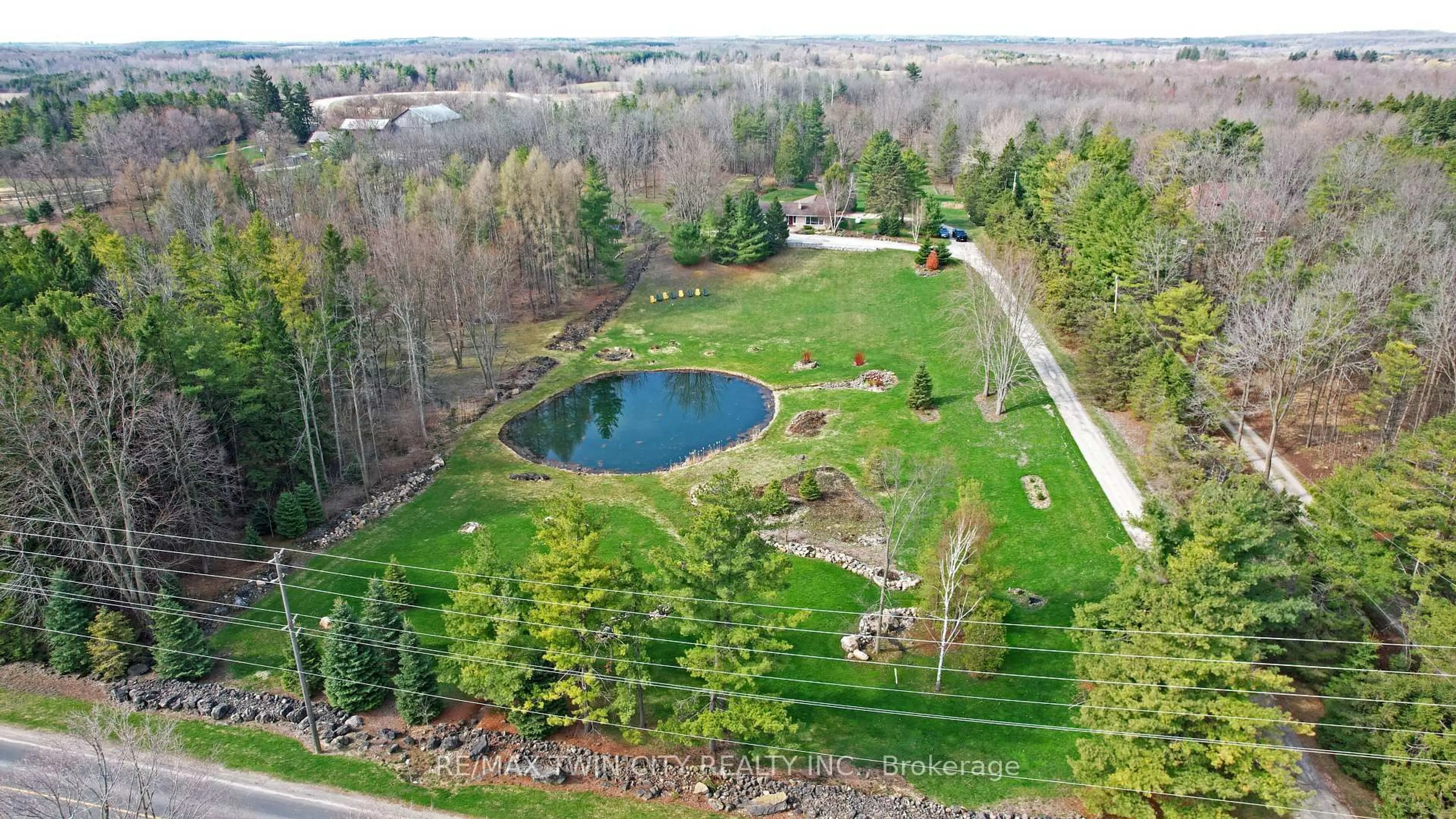 A pic from outside/outdoor area/front of a property/back of a property/a pic from drone, water/lake/river/ocean view for 10566 SECOND Line, Milton Ontario L0P 1B0