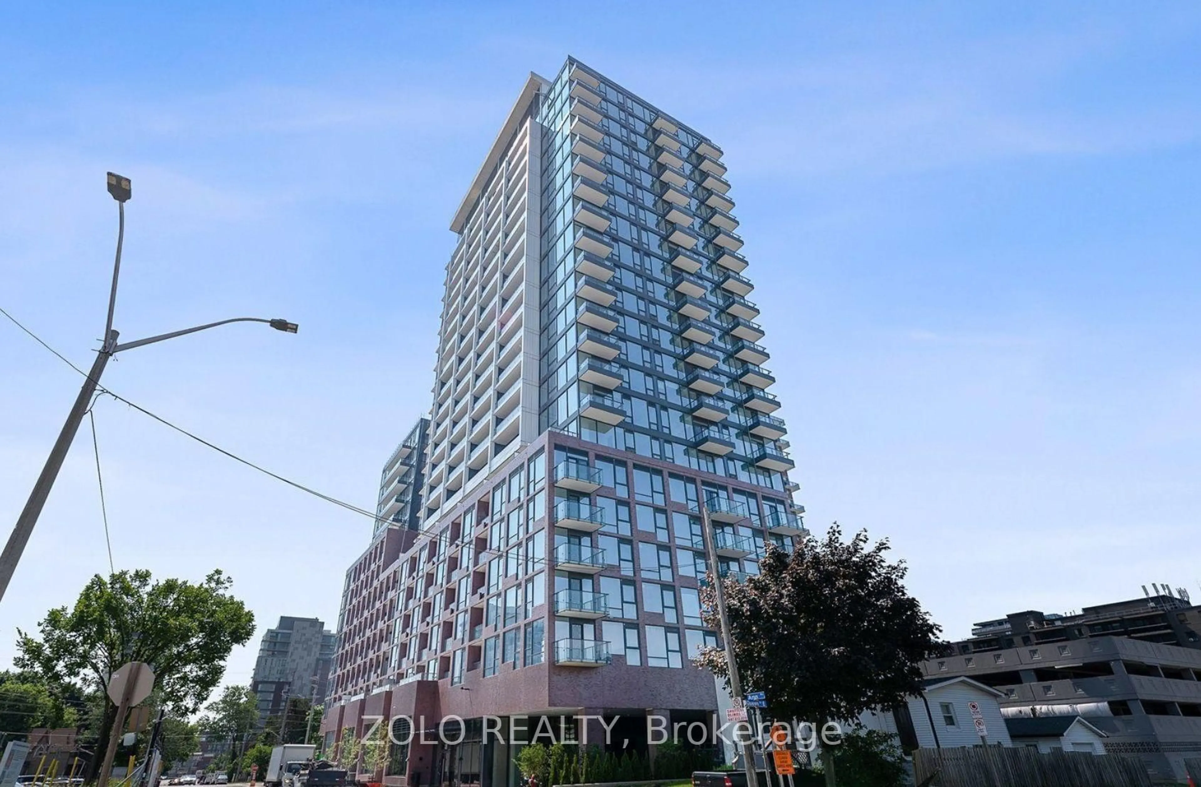 Unknown for 28 Ann St #223, Mississauga Ontario L5G 0E1