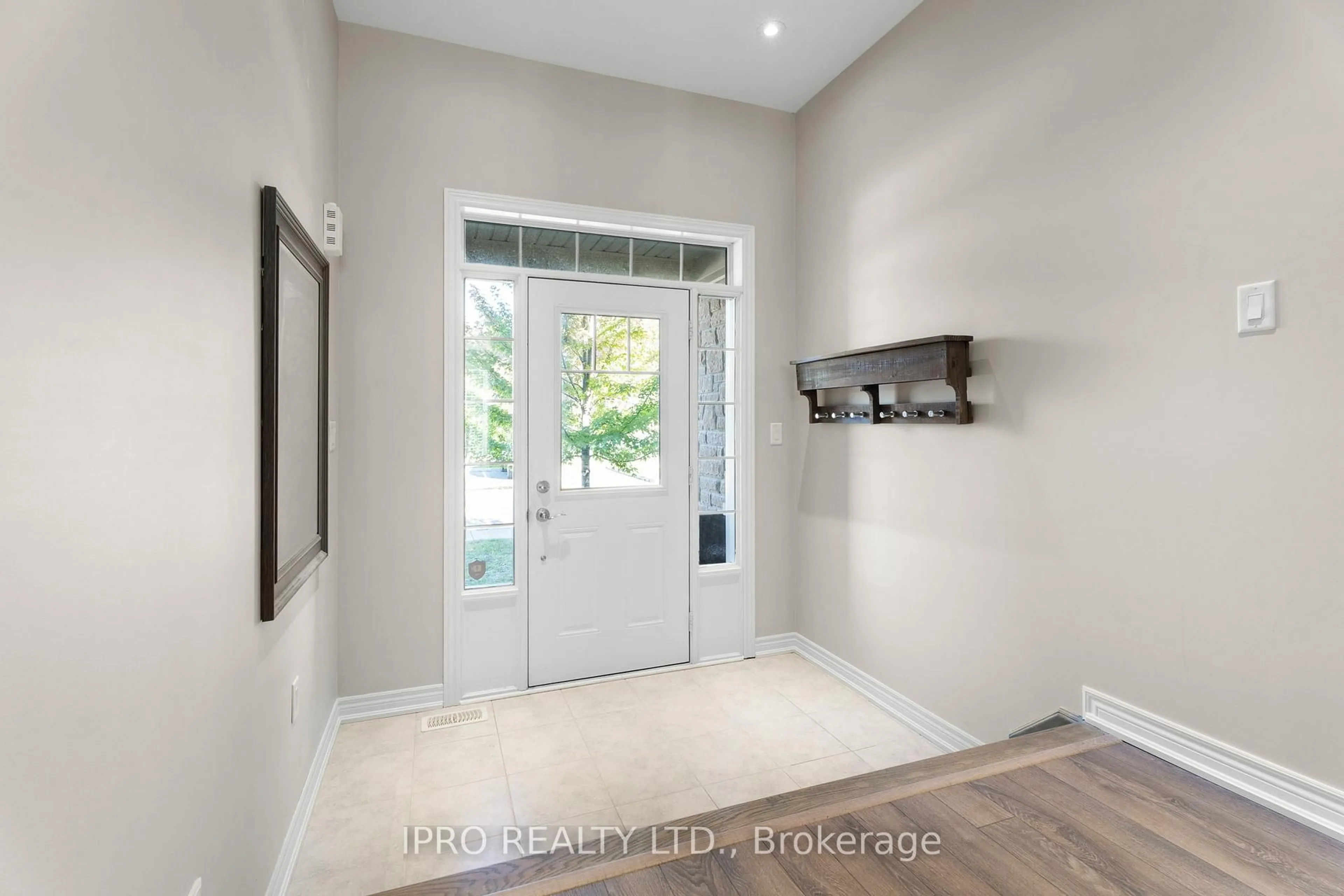 Indoor entryway for 22 Abigail Cres, Caledon Ontario L7C 4C7