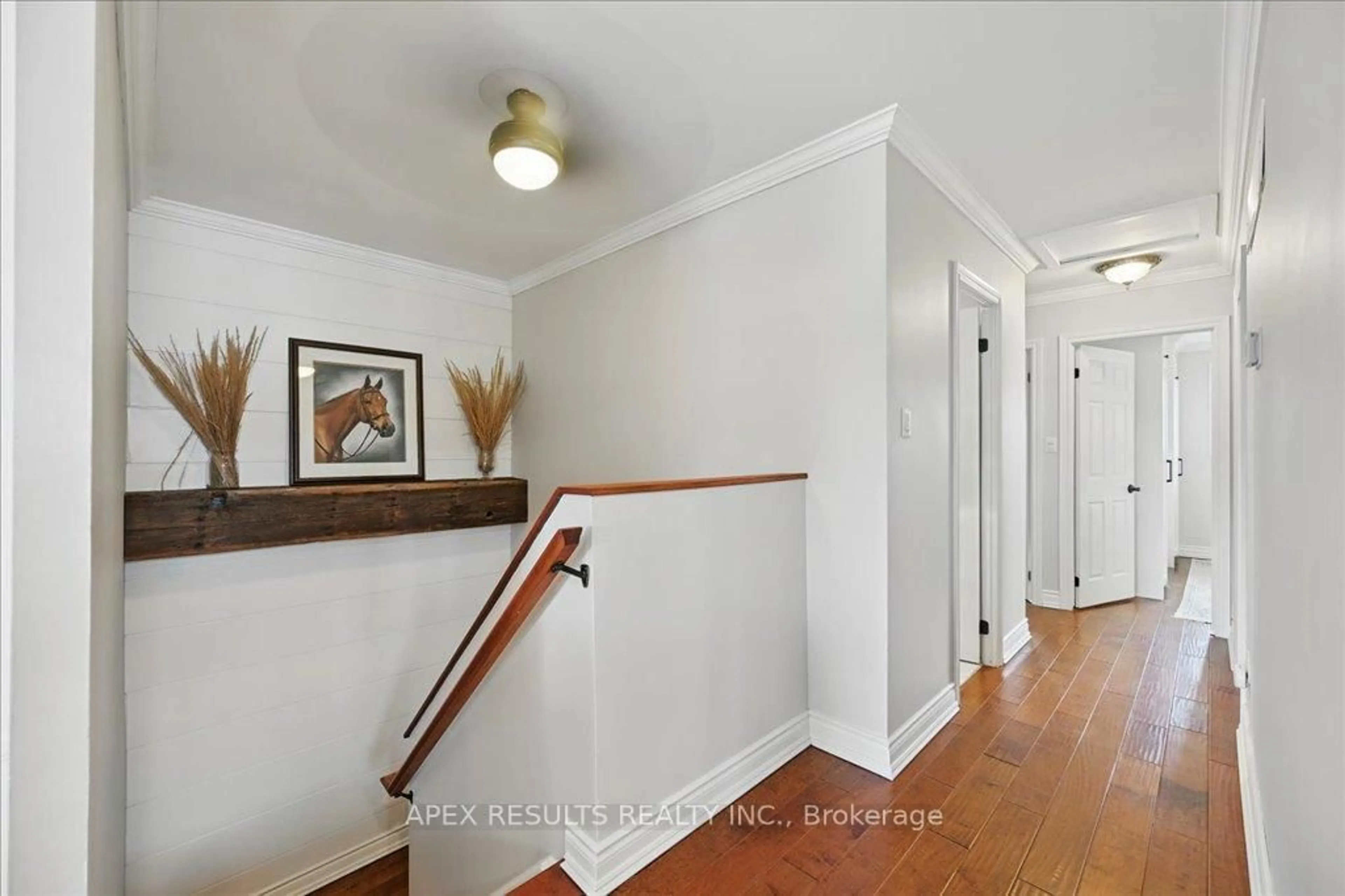 Indoor entryway for 1478 Epping Crt, Burlington Ontario L7M 1P6