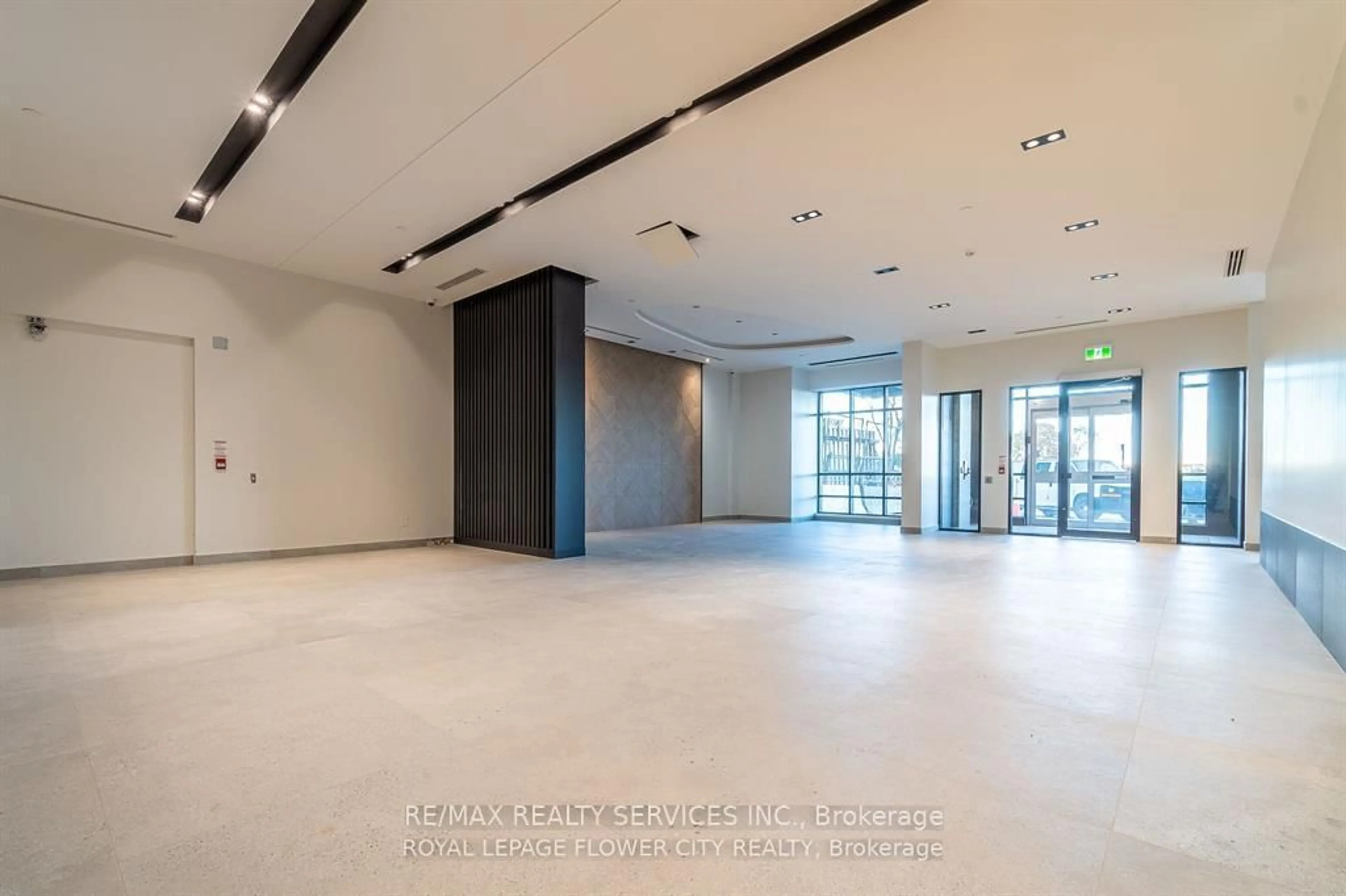Indoor foyer for 225 Malta Ave #513, Brampton Ontario L6Y 6L6