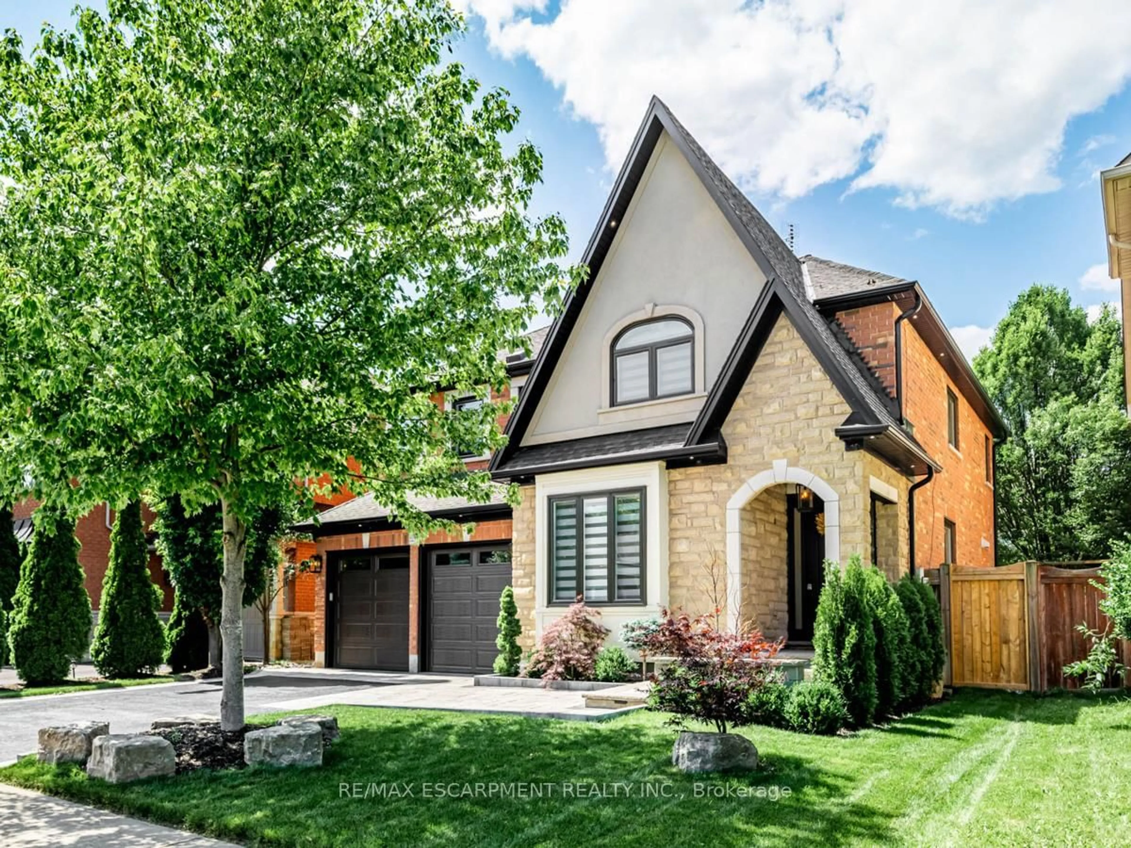 Home with brick exterior material, street for 3390 Fox Run Circ, Oakville Ontario L6L 6W4