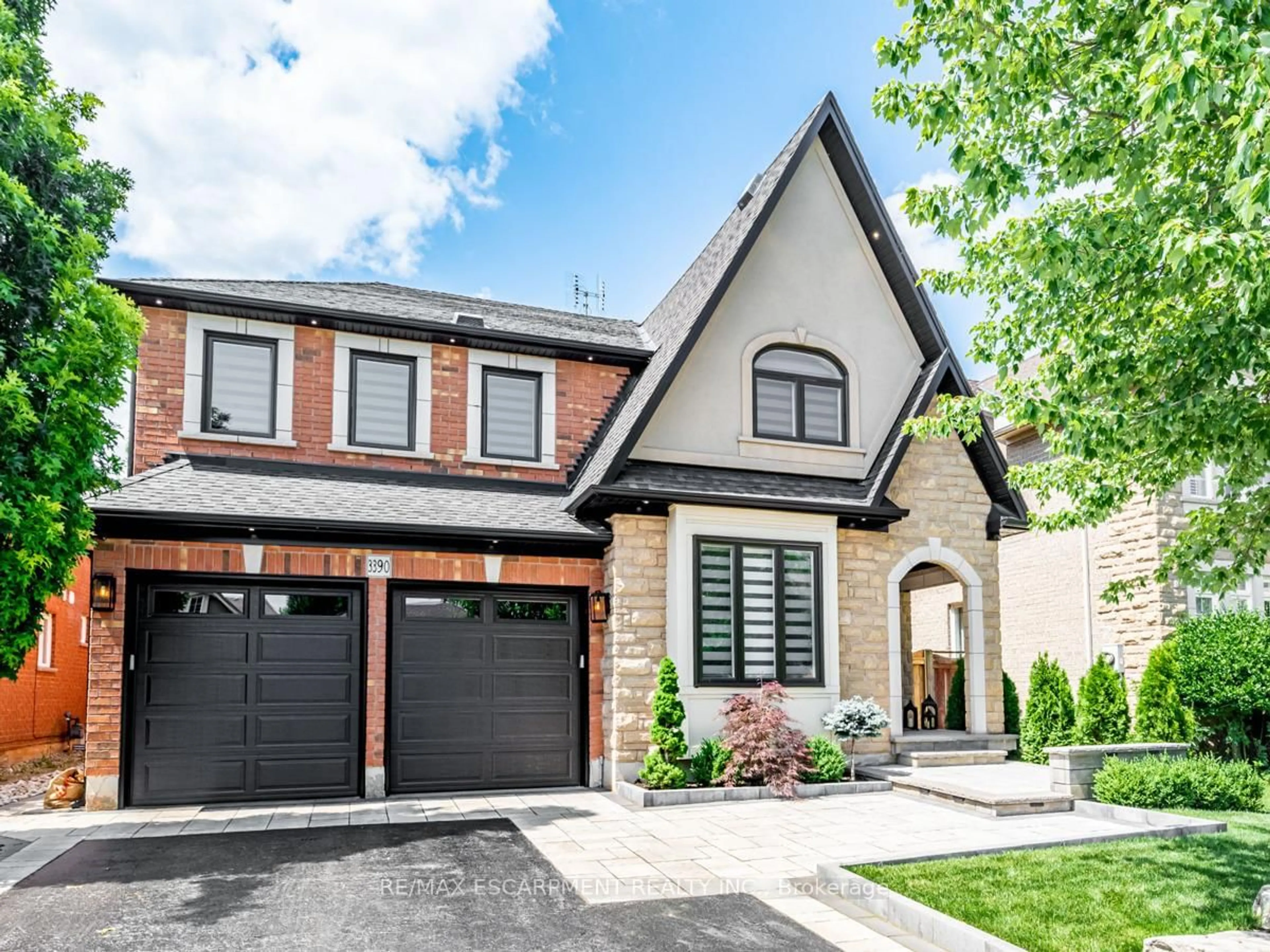 Home with brick exterior material, street for 3390 Fox Run Circ, Oakville Ontario L6L 6W4