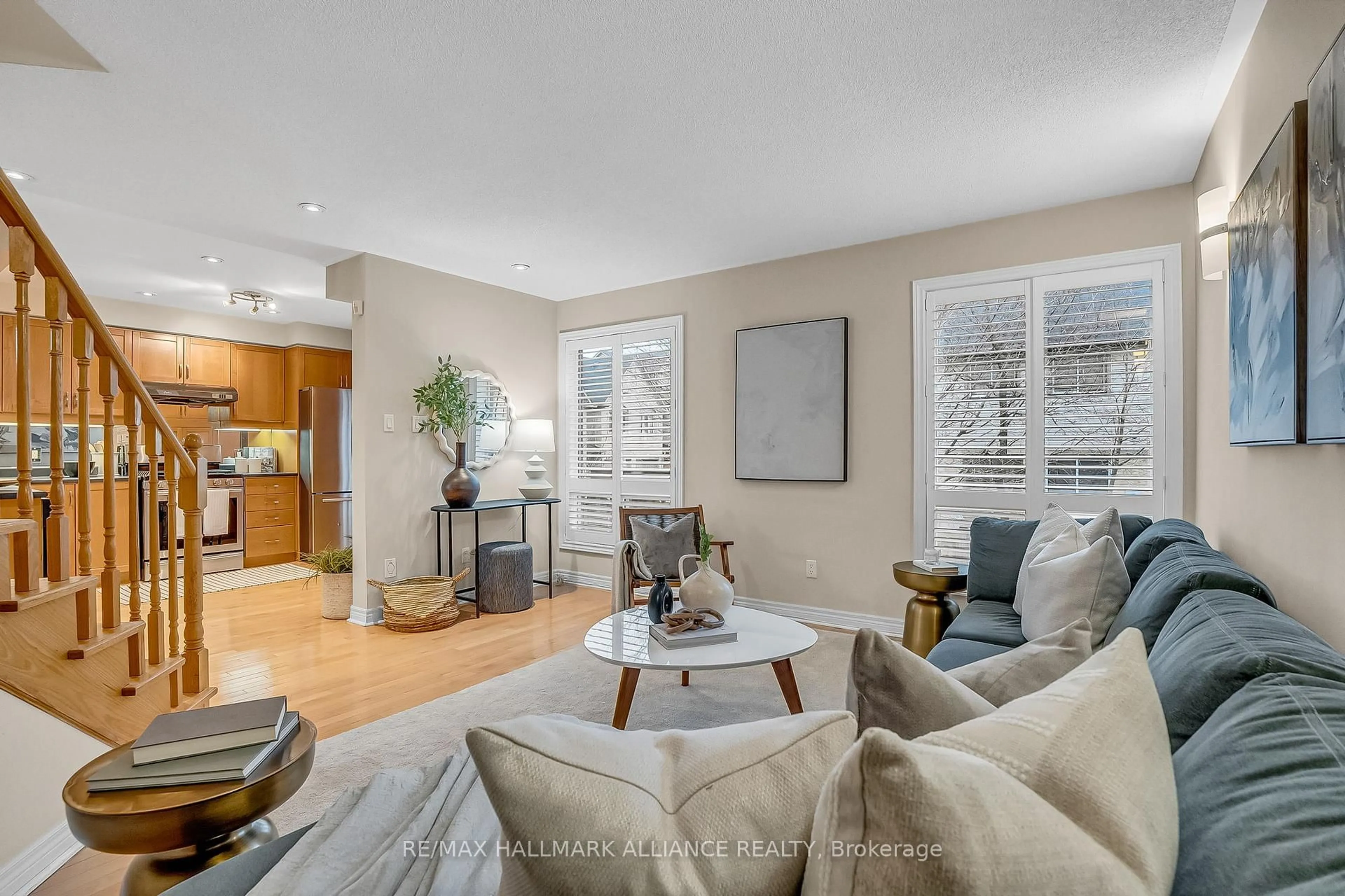 Living room with furniture, unknown for 5031 East Mill Rd #28, Mississauga Ontario L5V 2M5