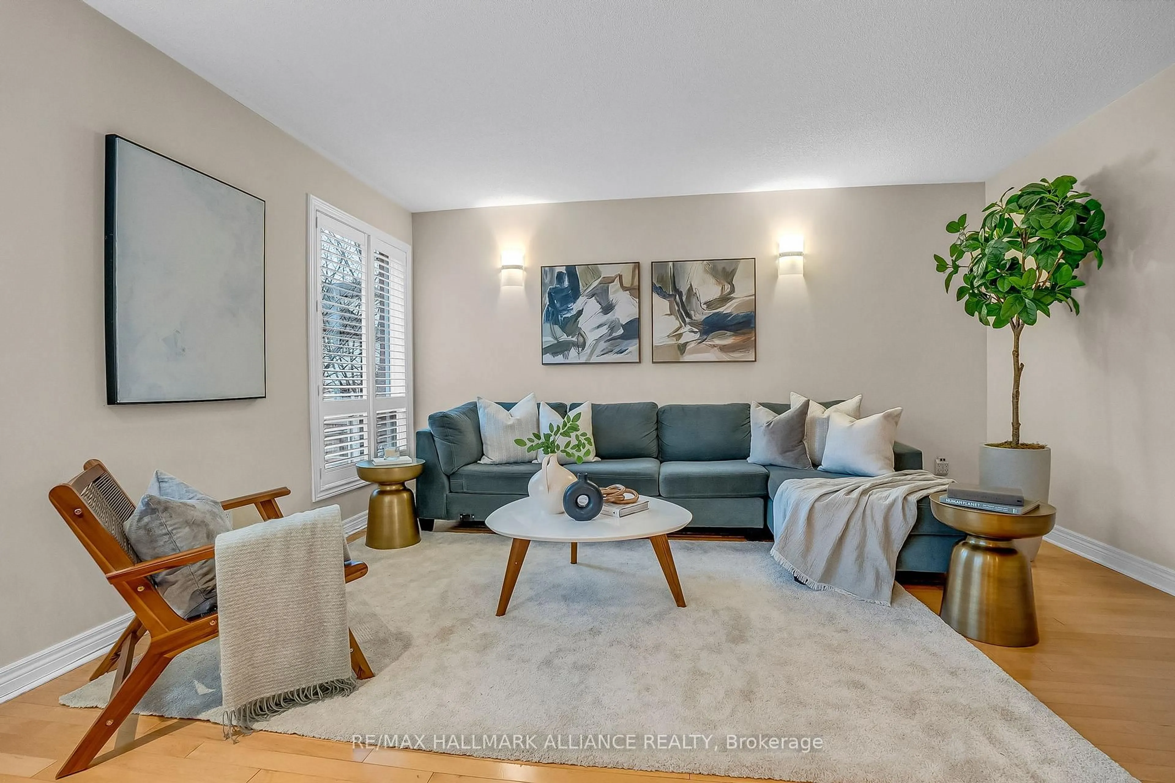 Living room with furniture, unknown for 5031 East Mill Rd #28, Mississauga Ontario L5V 2M5