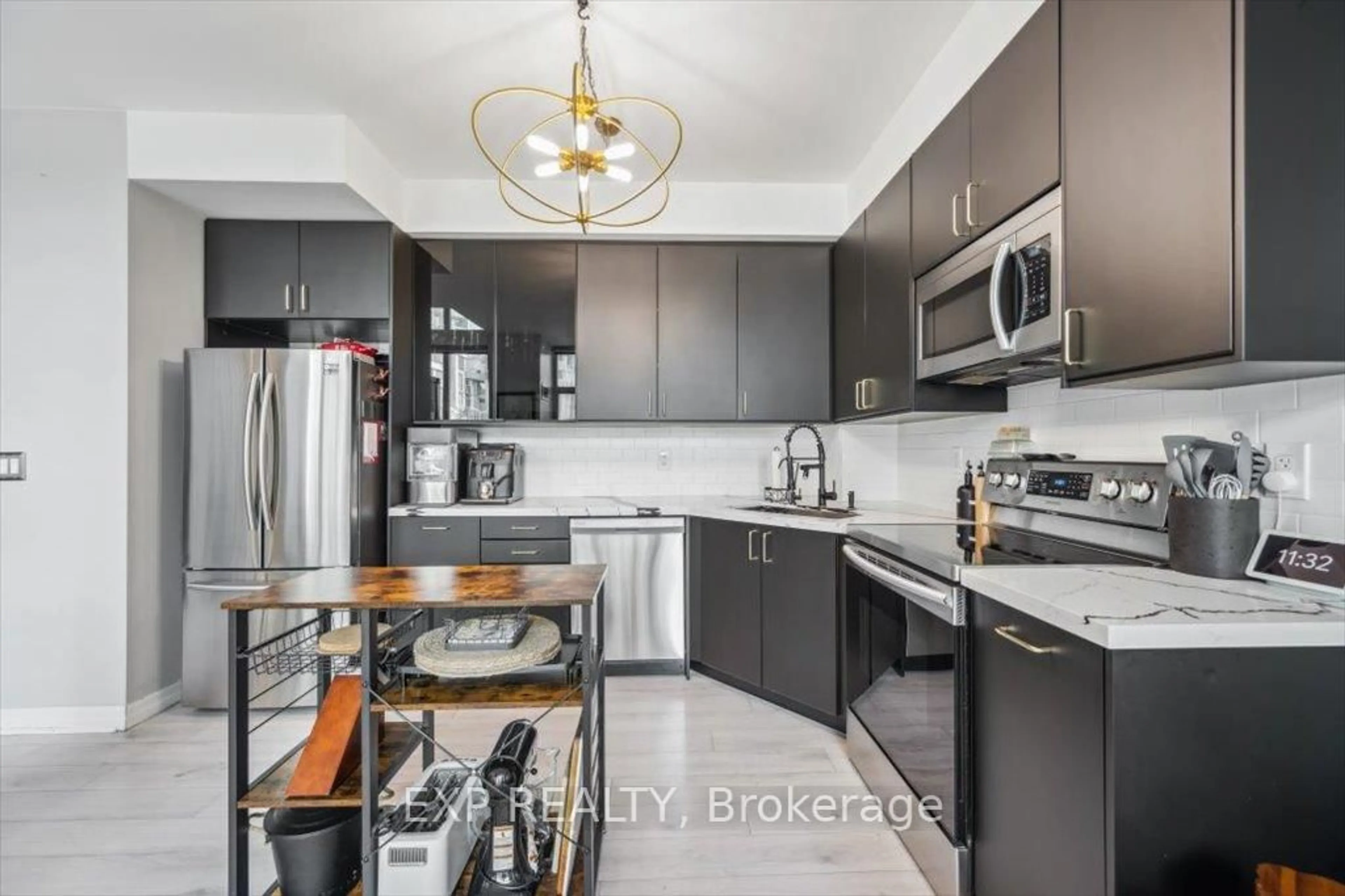 Unknown for 220 Burnhamthorpe Rd #707, Mississauga Ontario L5B 4N4
