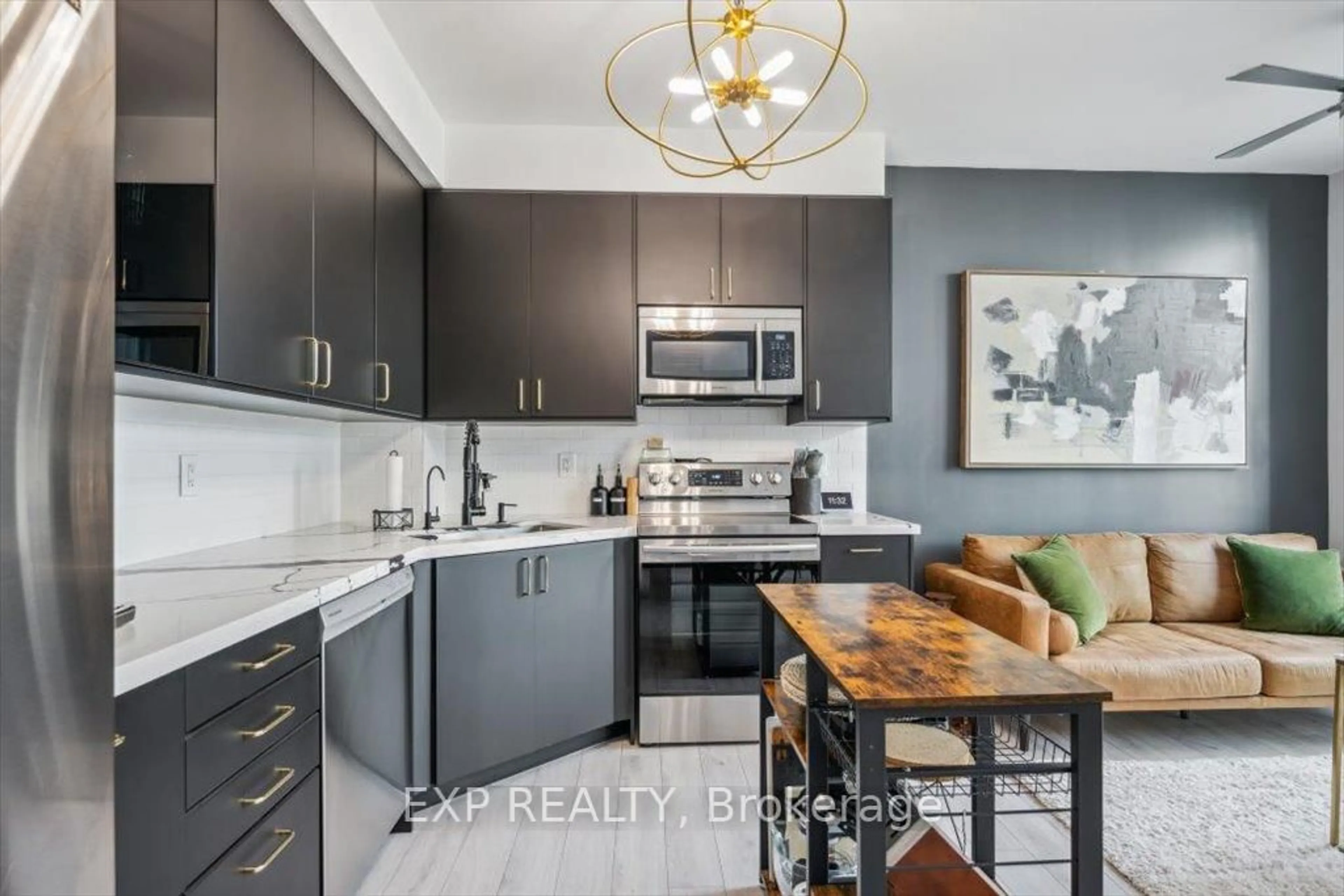 Open concept kitchen, unknown for 220 Burnhamthorpe Rd #707, Mississauga Ontario L5B 4N4