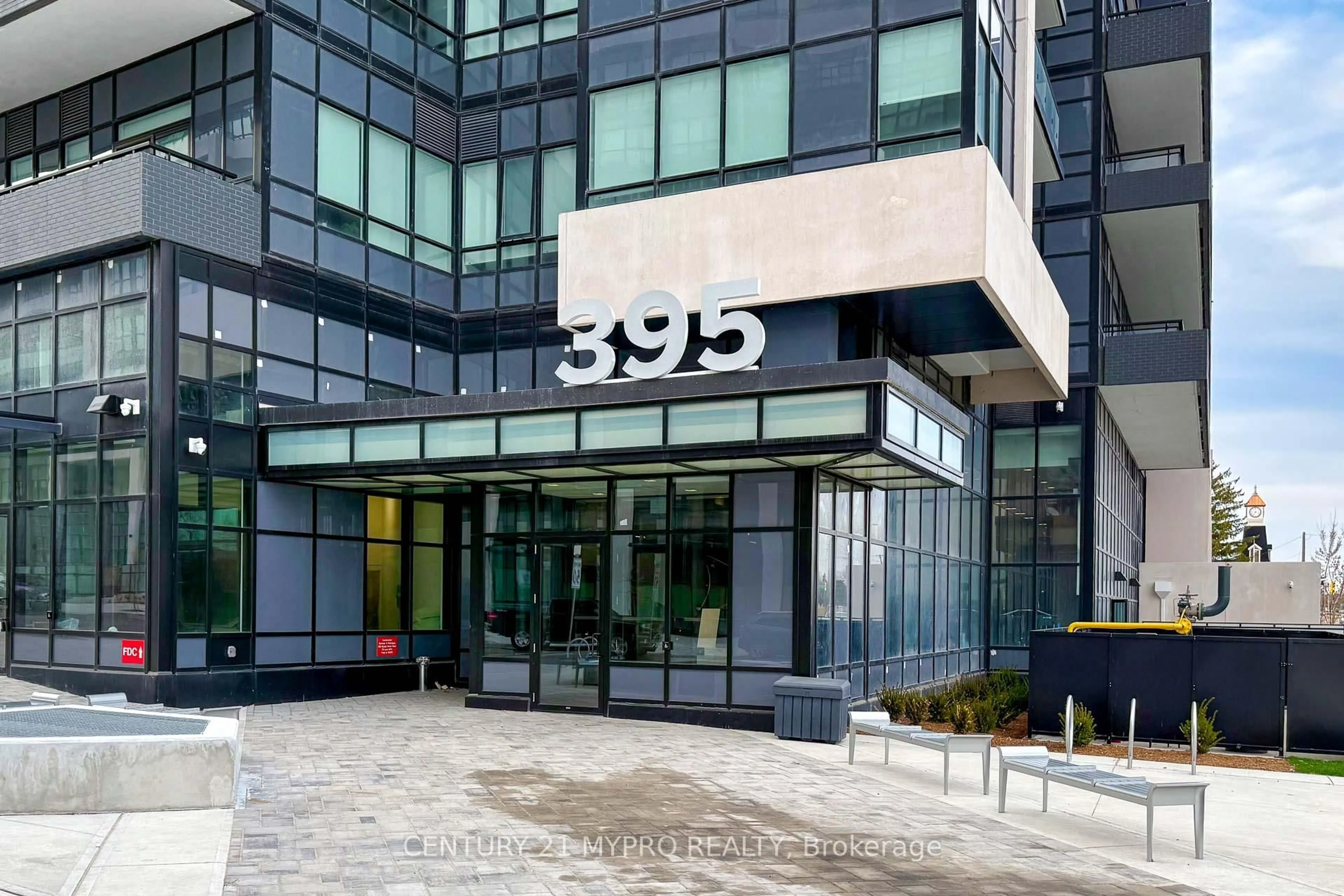Indoor foyer for 395 Dundas St #PH02, Oakville Ontario L6M 5R8